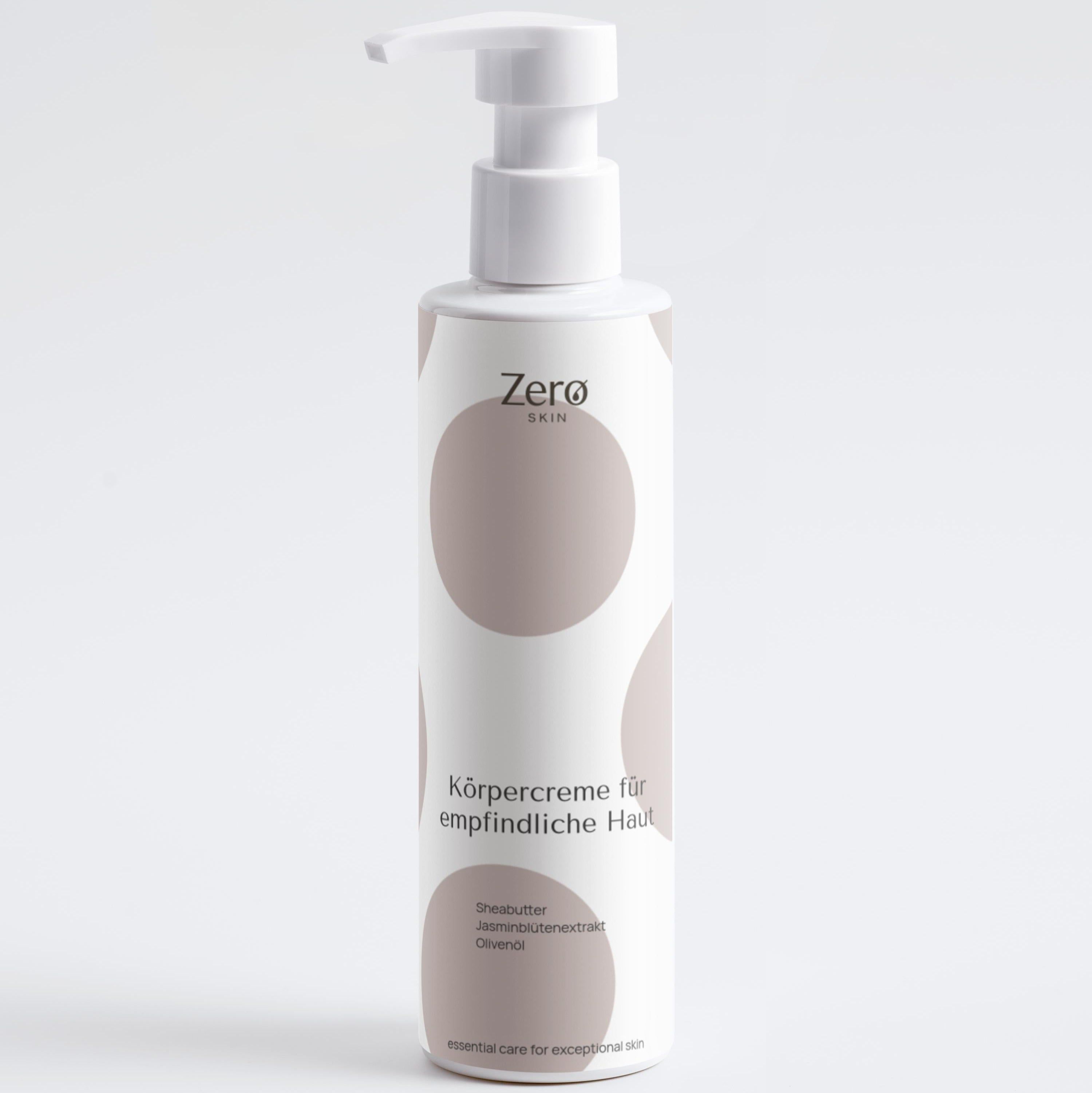 Zero Skin Körpercreme-Flasche mit Pumpverschluss. Weißes Design mit braunen Kreisen. Text: Körpercreme für empfindliche Haut.