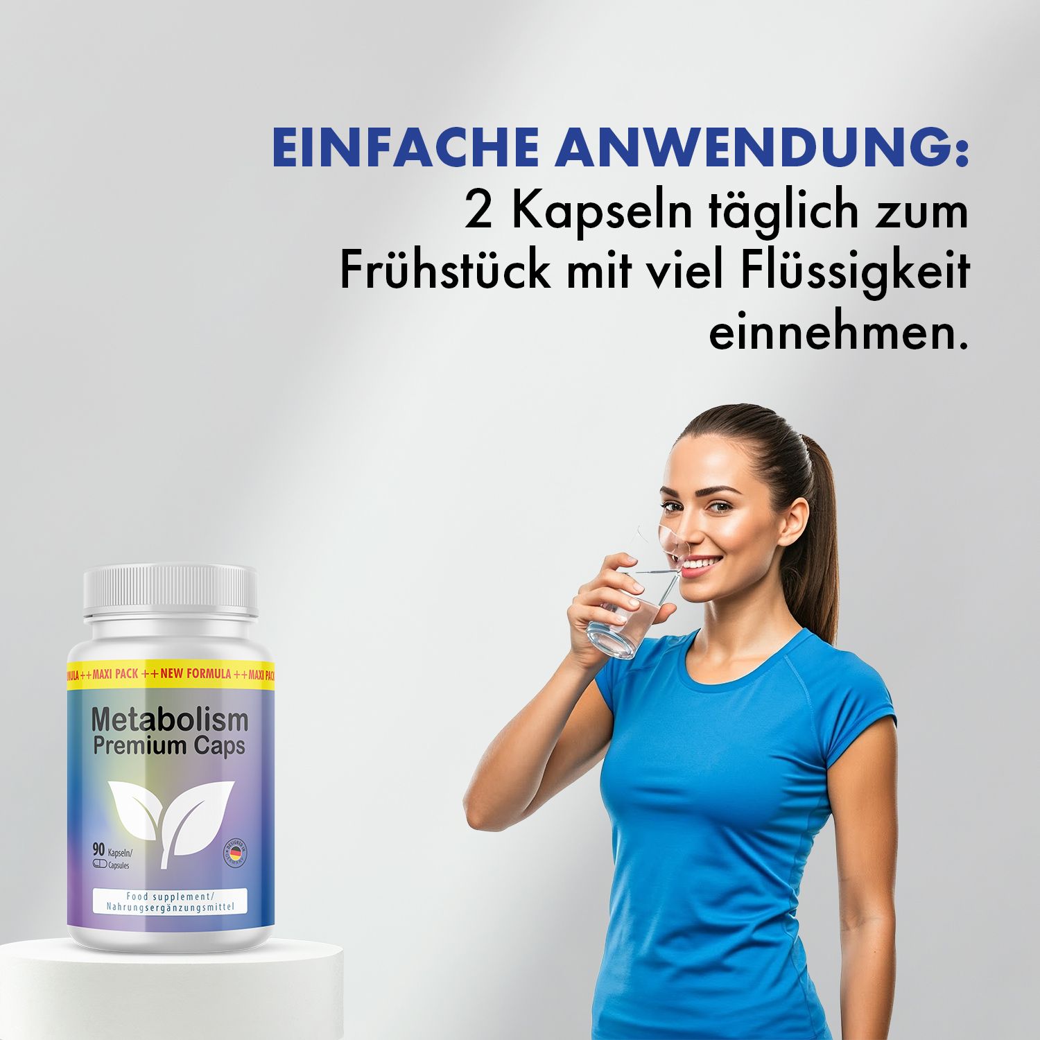 Frau trinkt Wasser, neben ihr steht eine Flasche mit Kapseln. Aufschrift: Metabolism Premium Caps, 90 Kapseln.