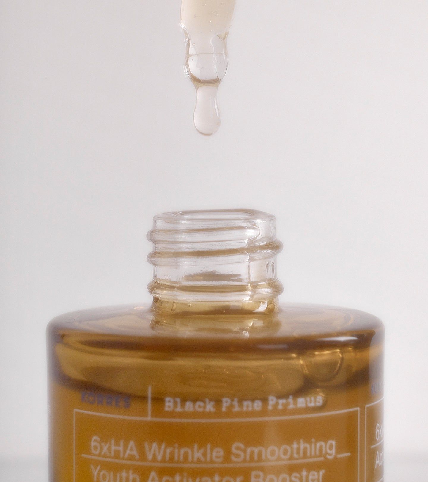 KORRES Black Pine Primus 6-fach-Hyaluron Booster für Faltenglättung