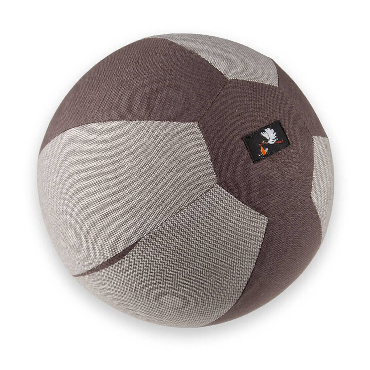 Kissen in Kugelform, braun und grau. Stoffstruktur mit Logo-Etikett.