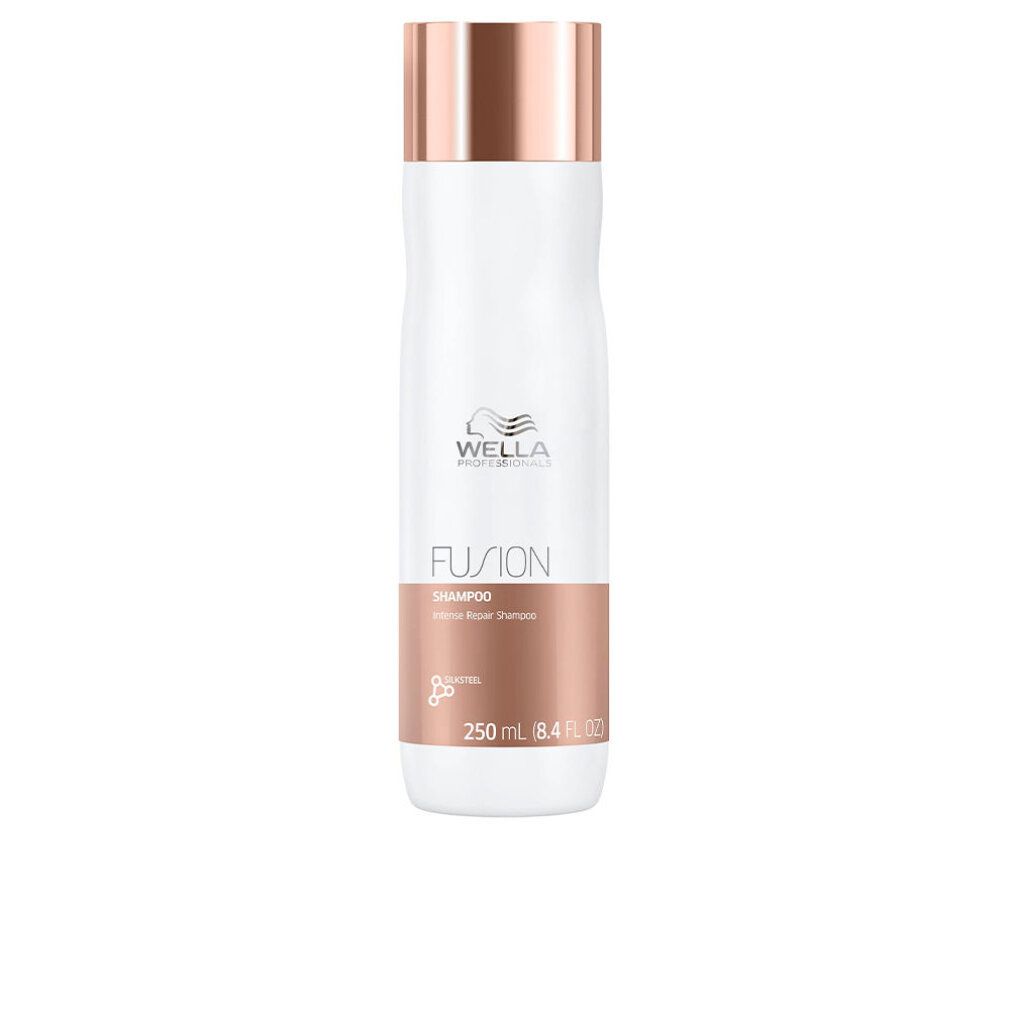 Weiße Flasche mit braunem Streifen. Aufschrift: WELLA FUSION Shampoo. 250 ml.