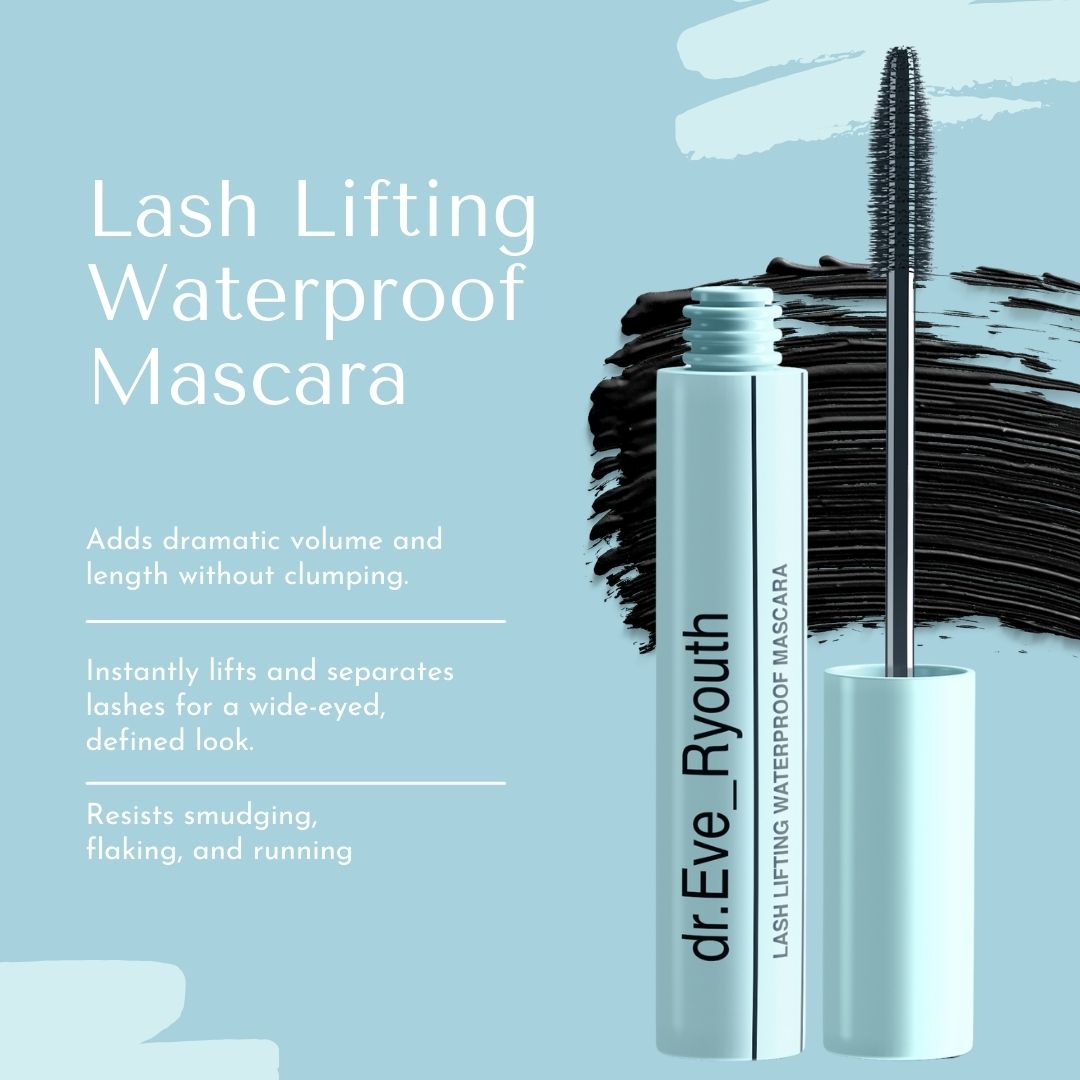 Lichtblauwe mascaratube met geopende applicator en tekst. Op de tube staat "dr.Eve_Ryouth" en "Lash Lifting Waterproof Mascara".