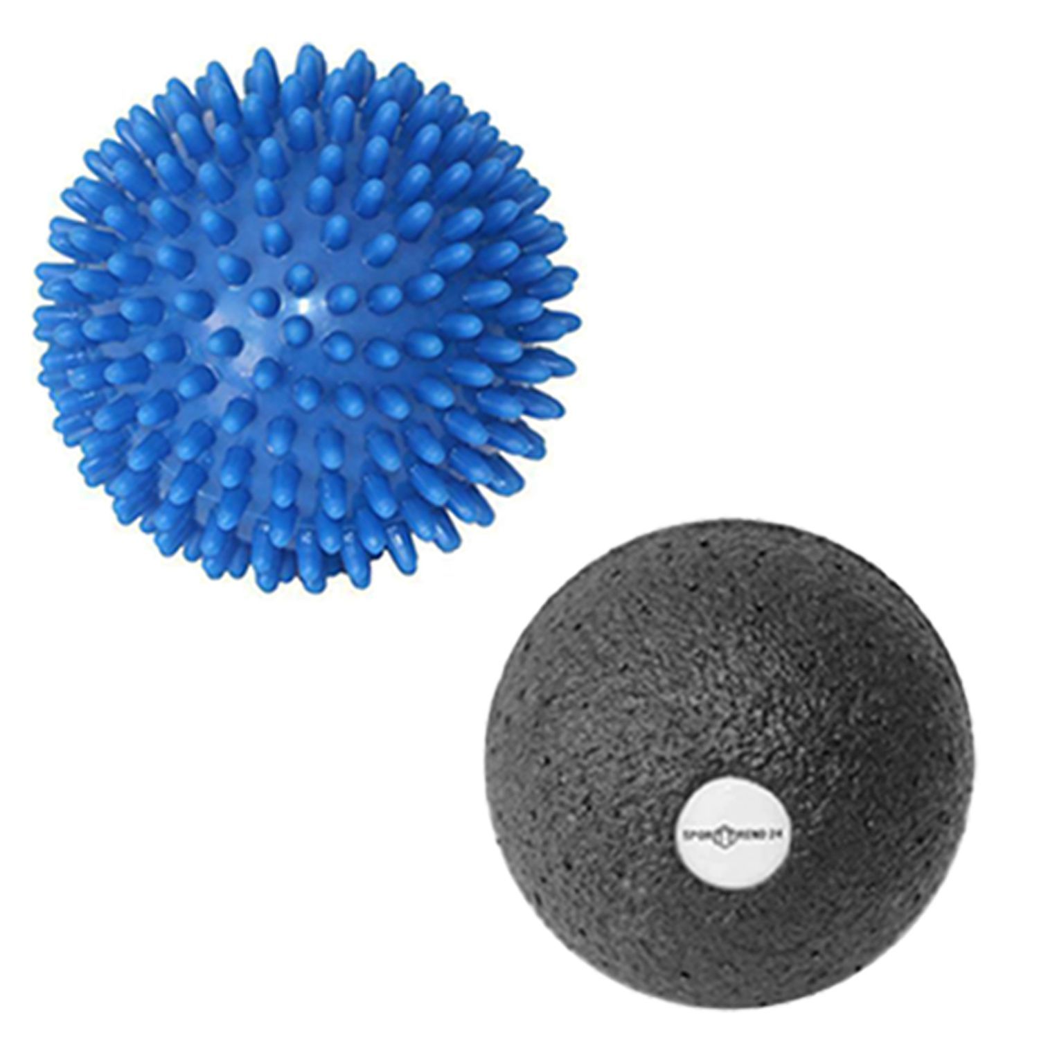 Blauer Massageball mit Noppen und schwarzer Faszienball. Beide Kugeln liegen nebeneinander.