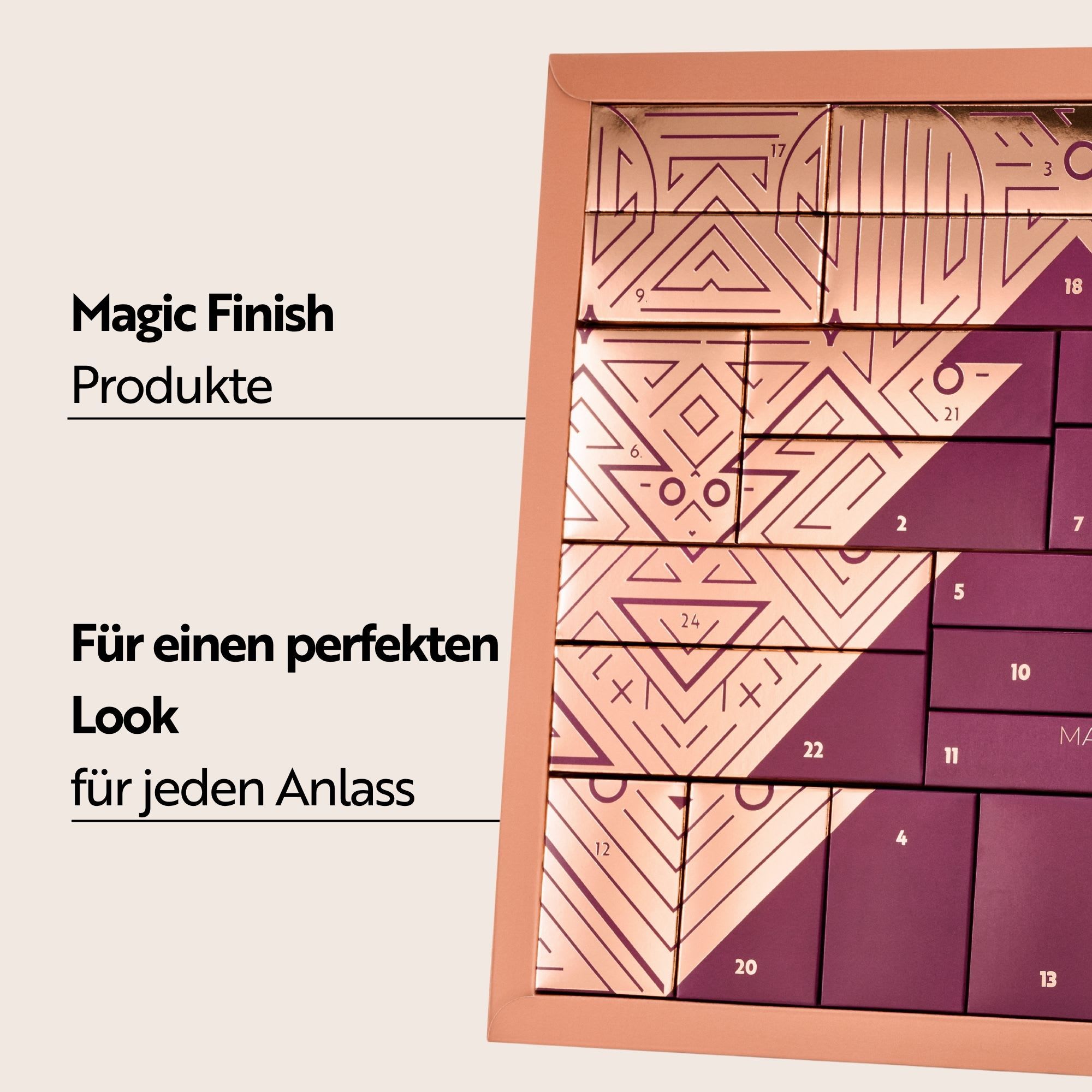 Lila Adventskalender mit goldenem Muster, gestaltet wie ein Weihnachtsbaum. Enthält Pflegeprodukte.