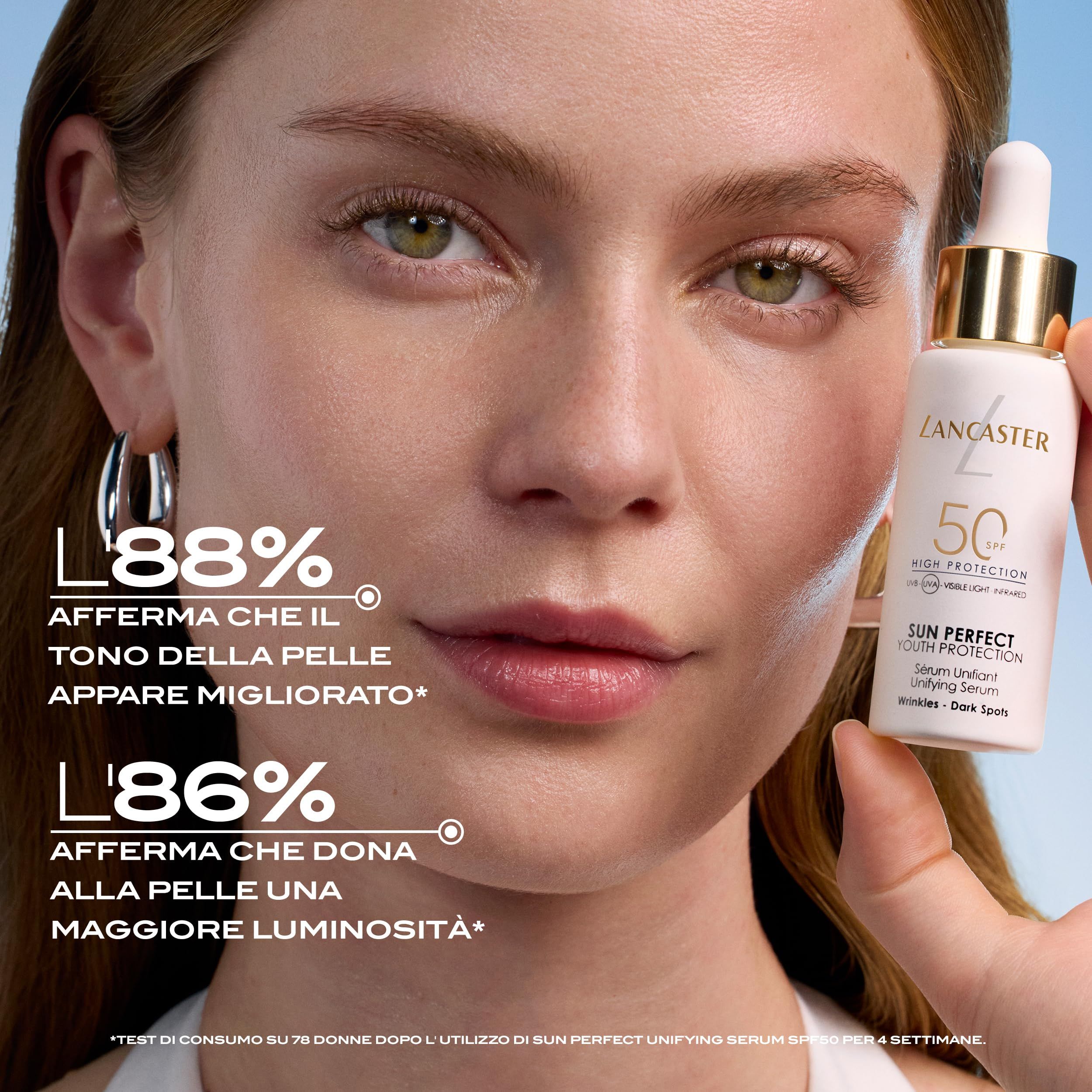 Frau hält Produkt. Text: 88% bestätigen verbesserten Hautton. 86% bestätigen mehr Leuchtkraft. Produkt und Frau.