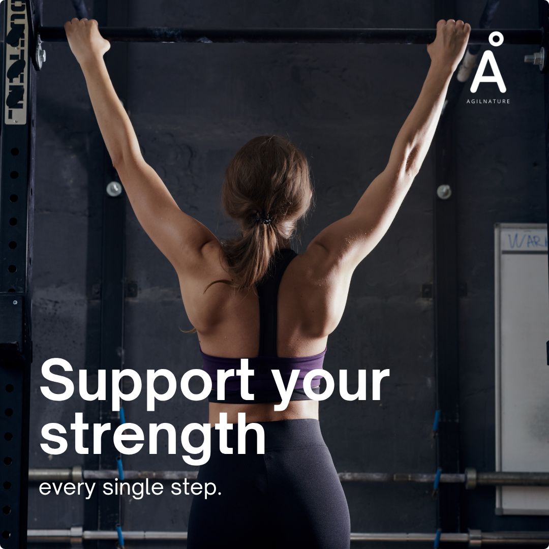 Frau am Klimmzuggerät, Rückenansicht. Text: 'Support your strength'.