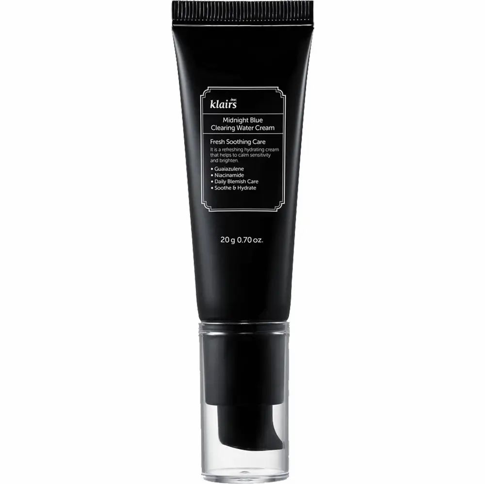 Schwarze Tube mit weißer Schrift. Produktname: Midnight Blue Clearing Water Cream. 20g 0.70 oz. Schwarzer Deckel mit transparentem Applikator.