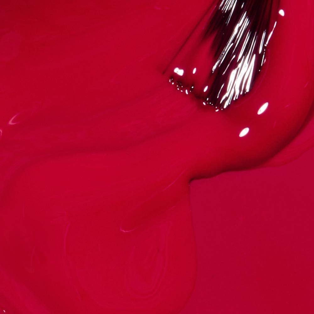 Ein roter Nagellack mit einem Pinsel, der in die Farbe taucht.