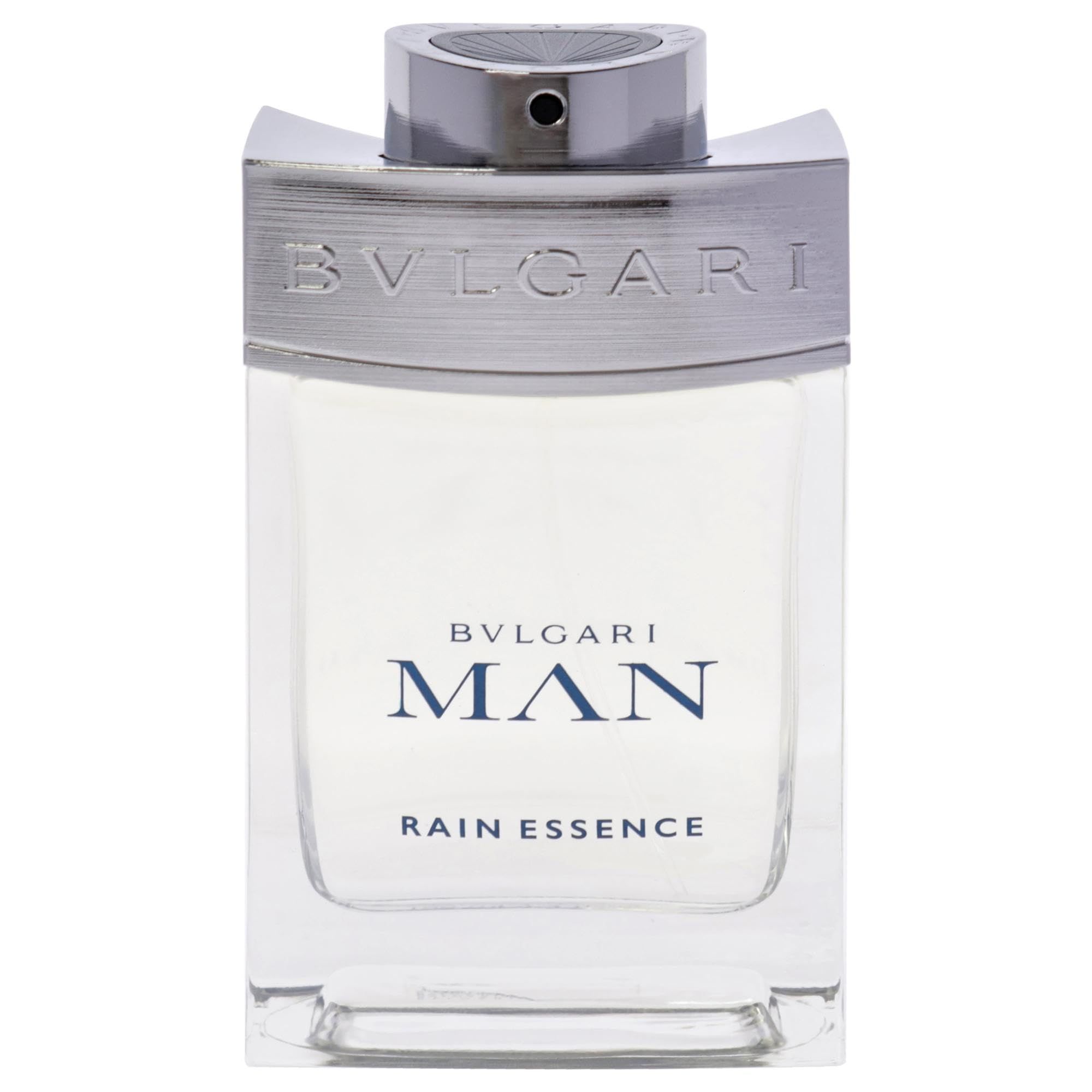 Bvlgari Man Rain Essence Eau de Parfum. Transparenter Flakon mit silbernem Verschluss. Produktbezeichnung.