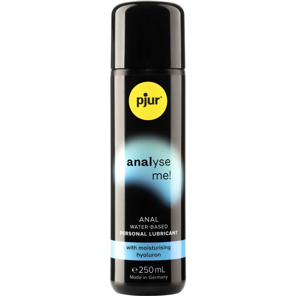 Zylindrische Flasche mit schwarzem Deckel. Aufschrift: Pjur, analyse me!, ANAL WATER-BASED PERSONAL LUBRICANT. Blaue und gelbe Akzente. Made in Germany.