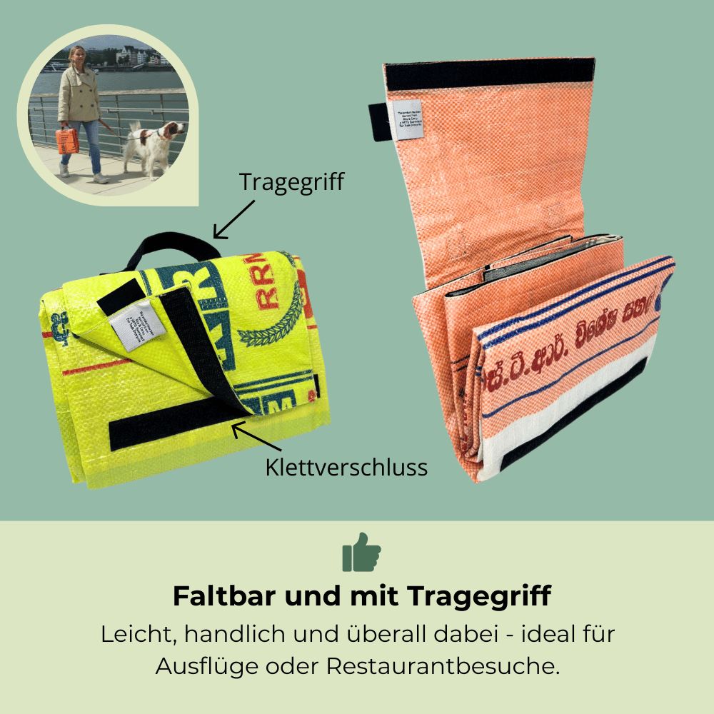 Zusammengefaltete Decken aus Reissäcken mit Griff und Klettverschluss.