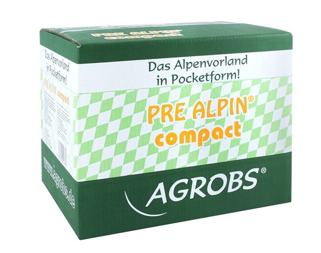 Grüne Kartonverpackung mit weiß-grünem Rautenmuster. Aufschrift: PRE ALPIN compact, AGROBS. Text: Das Alpenvorland in Pocketform!