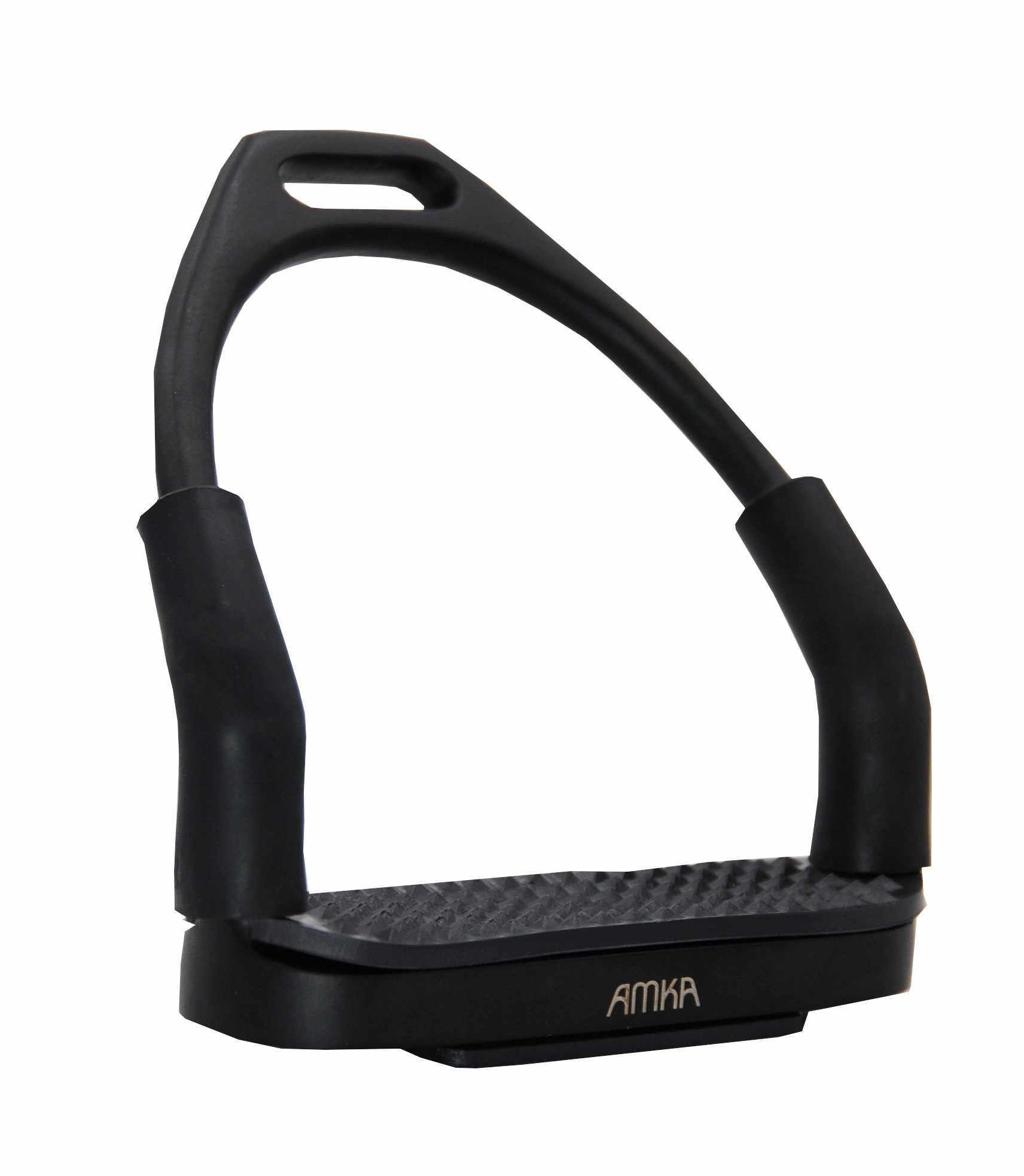 Schwarzer Steigbügel mit Gelenk. AMKA-Logo auf der Trittfläche. Gelenk und Trittfläche sind strukturiert.