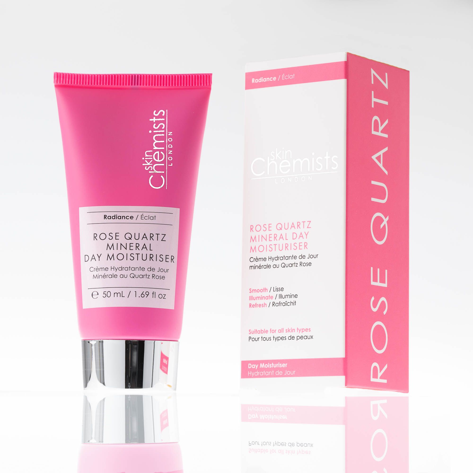 Rosa Tube mit Produktname und Verpackung. Text: Rose Quartz Mineral Day Moisturiser. Marke: skinChemists.