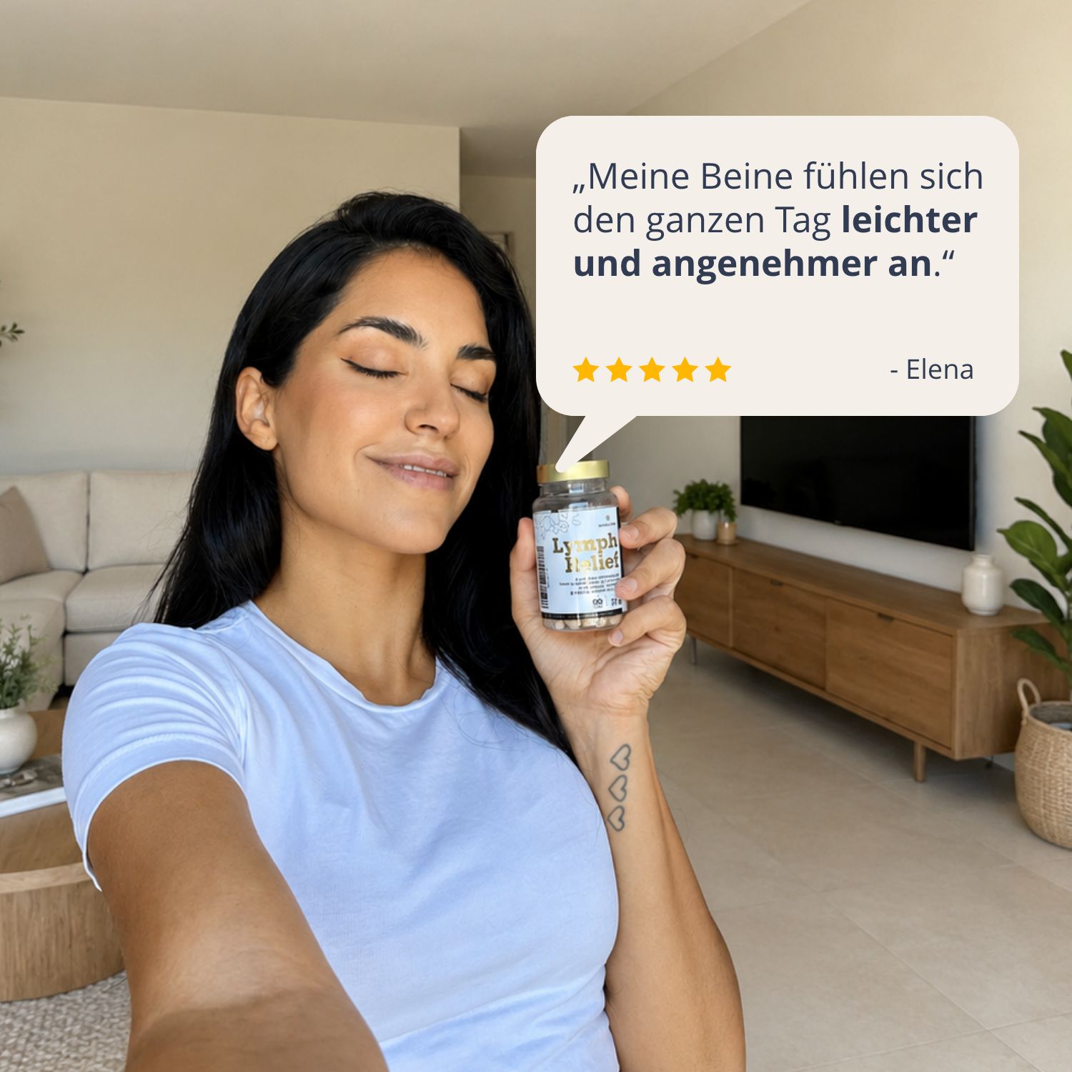 Frau hält Flasche Lymph Relief. Zitat: 'Meine Beine fühlen sich leichter an'. 5-Sterne-Bewertung.