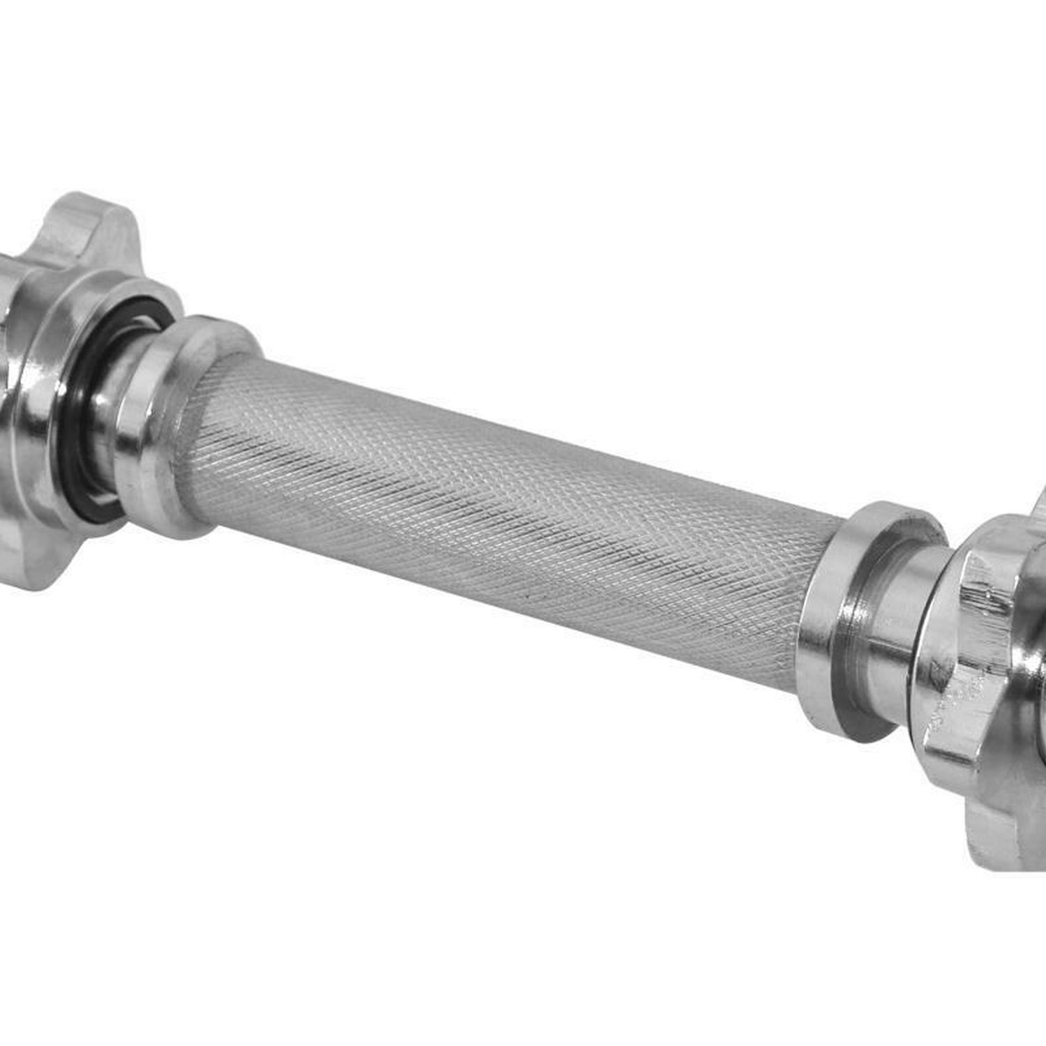 Nahaufnahme einer Kurzhantelstange. Gerändelter Griffbereich. Metallisch glänzend. Gewinde und Verschluss.