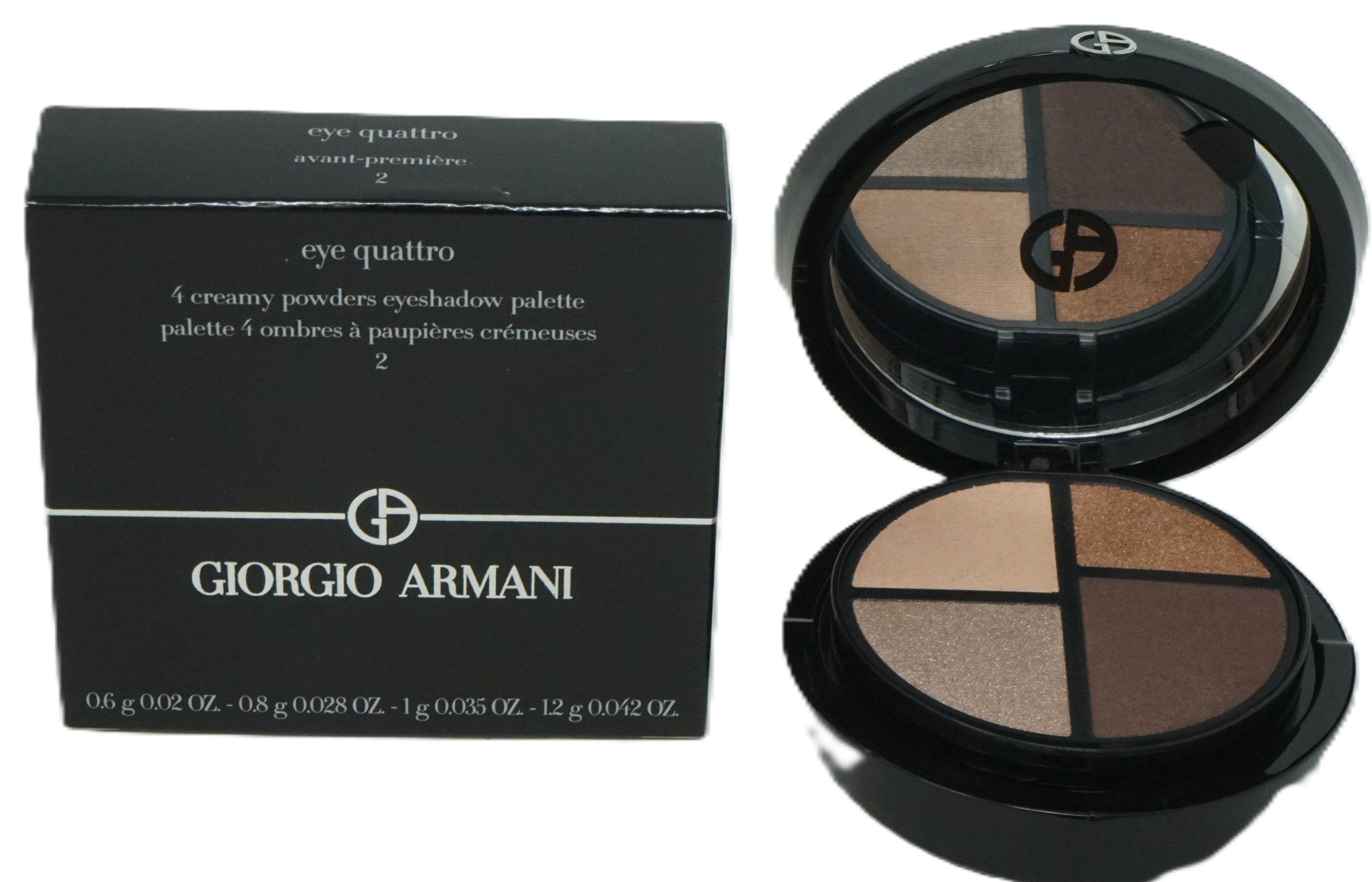 Giorgio Armani Eye Quattro Lidschatten-Palette. Schwarze Verpackung mit Produktnamen und Logo. Vier Farbtöne in der geöffneten Palette.