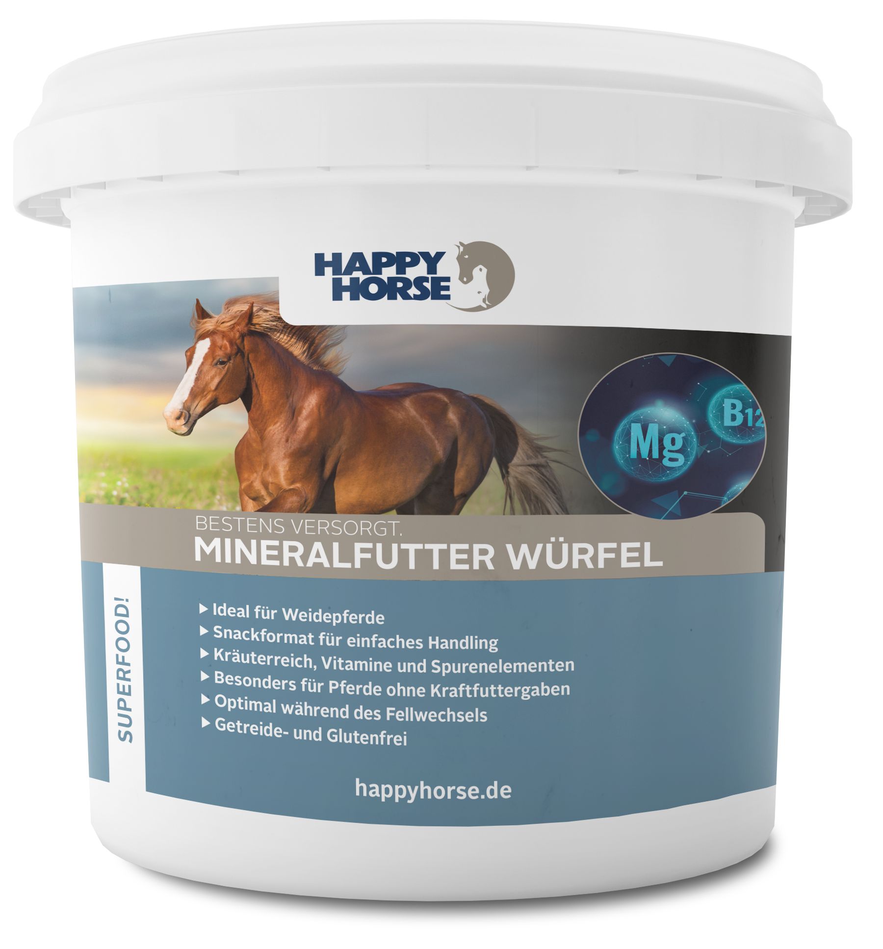 Eimer mit Produktetikett. Aufschrift: Happy Horse, Mineralfutter Würfel. Abbildung eines Pferdes.