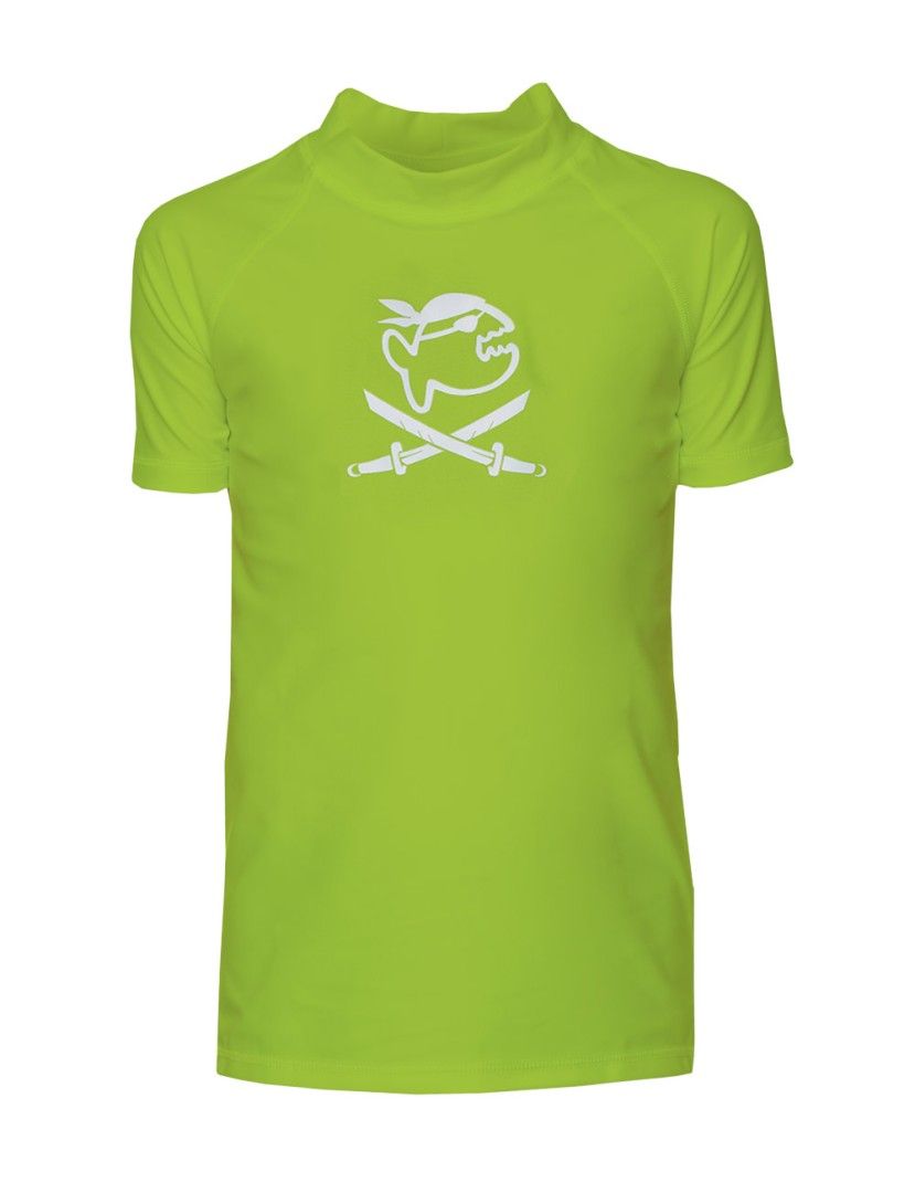Grünes iQ-UV Sonnenschutz Shirt Jolly Kids. Kurzarm, hoher Kragen, weißes Logo mit Fisch und Schwertern. Auf weißem Hintergrund.