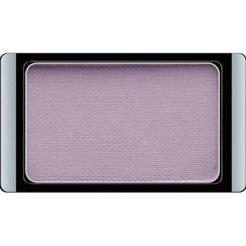Rechteckiger Lidschatten in hellviolett, in einem schwarzen und silbernen Behälter.