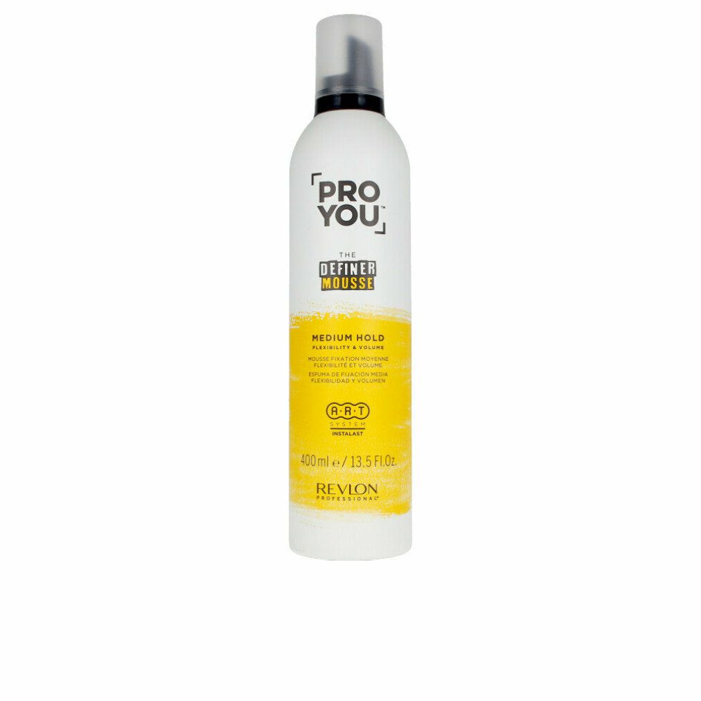 Weiß-gelbe Flasche mit schwarzem Deckel. Aufschrift: PRO YOU, THE DEFINER MOUSSE, MEDIUM HOLD, 400ml/13.5 fl.oz, REVLON PROFESSIONAL.
