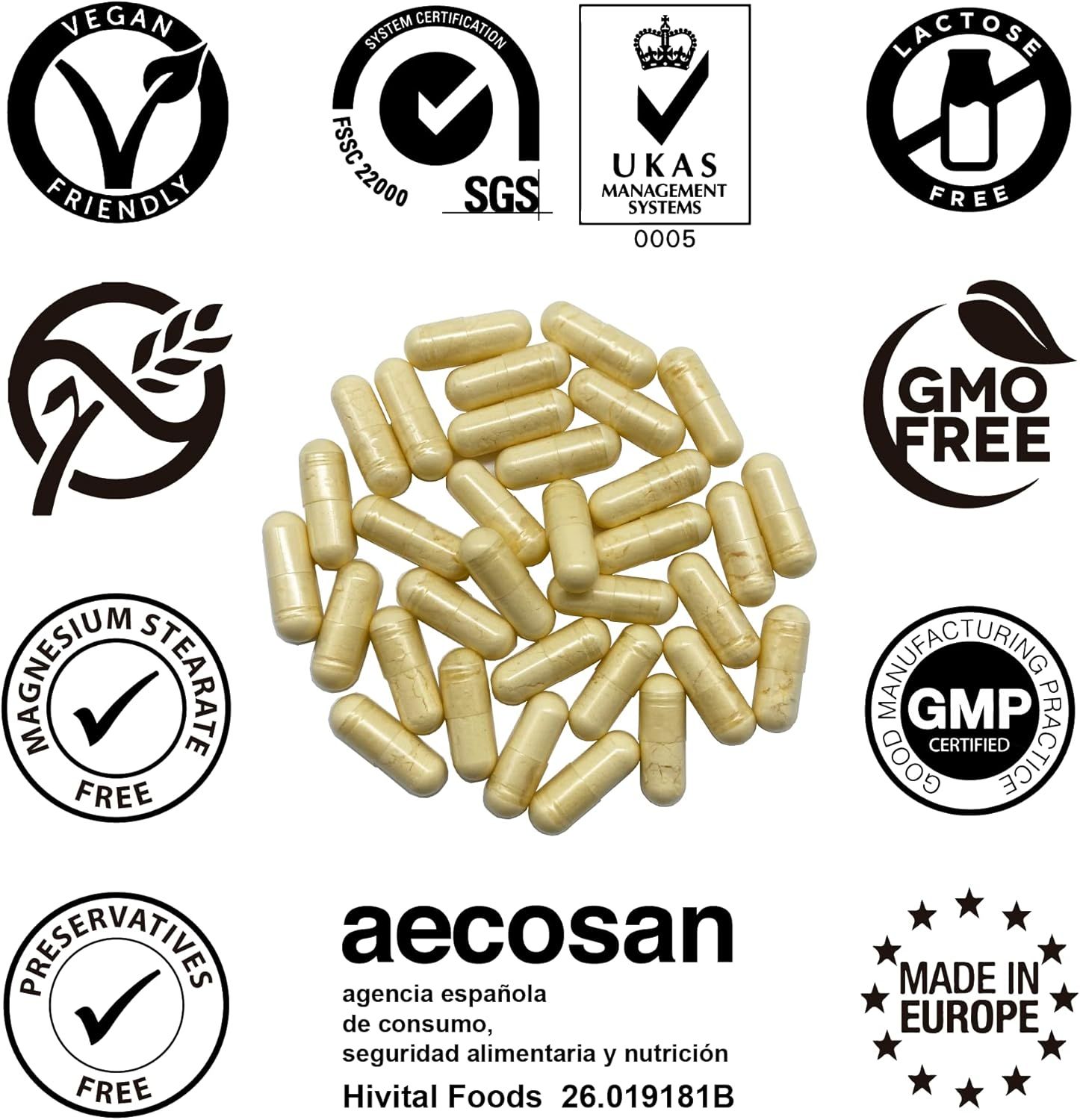 Eine Gruppe von hellgelben Kapseln, umgeben von verschiedenen Zertifizierungslogos wie Vegan Friendly, FSSC 22000, UKAS, Lactose Free, GMO Free, Magnesium Stearate Free, Preservatives Free, GMP Certified und Made in Europe.