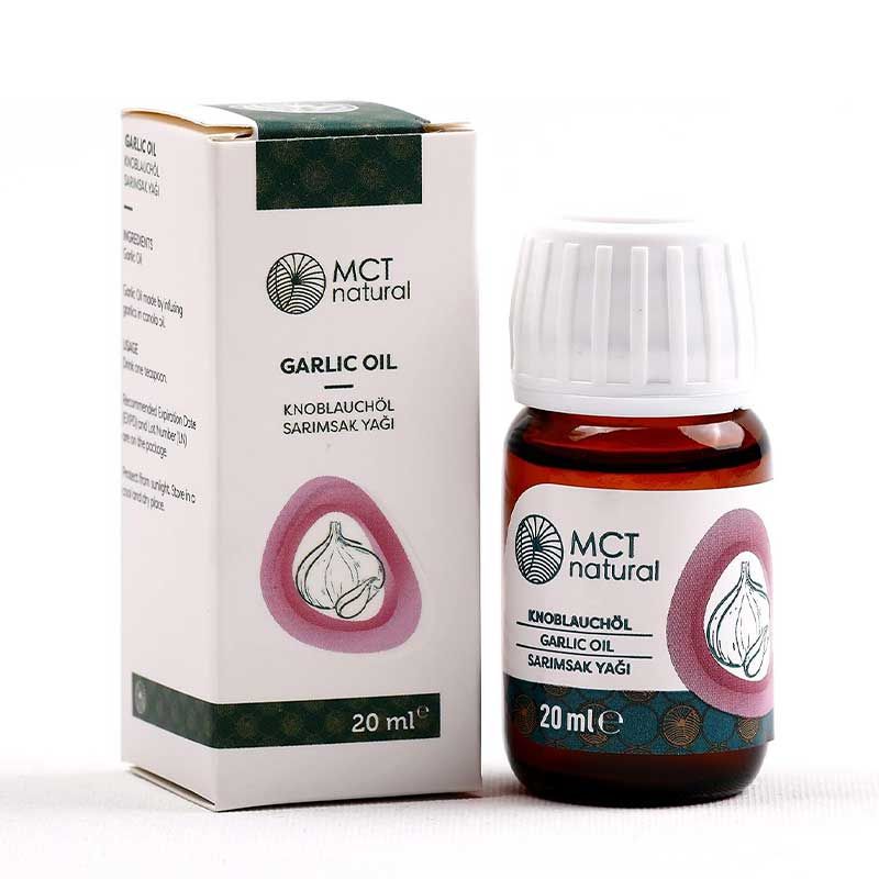 Braune Glasflasche mit weißem Deckel und Karton. Aufschrift: Garlic Oil, Knoblauchöl, Sarimsak Yagi. 20 ml.