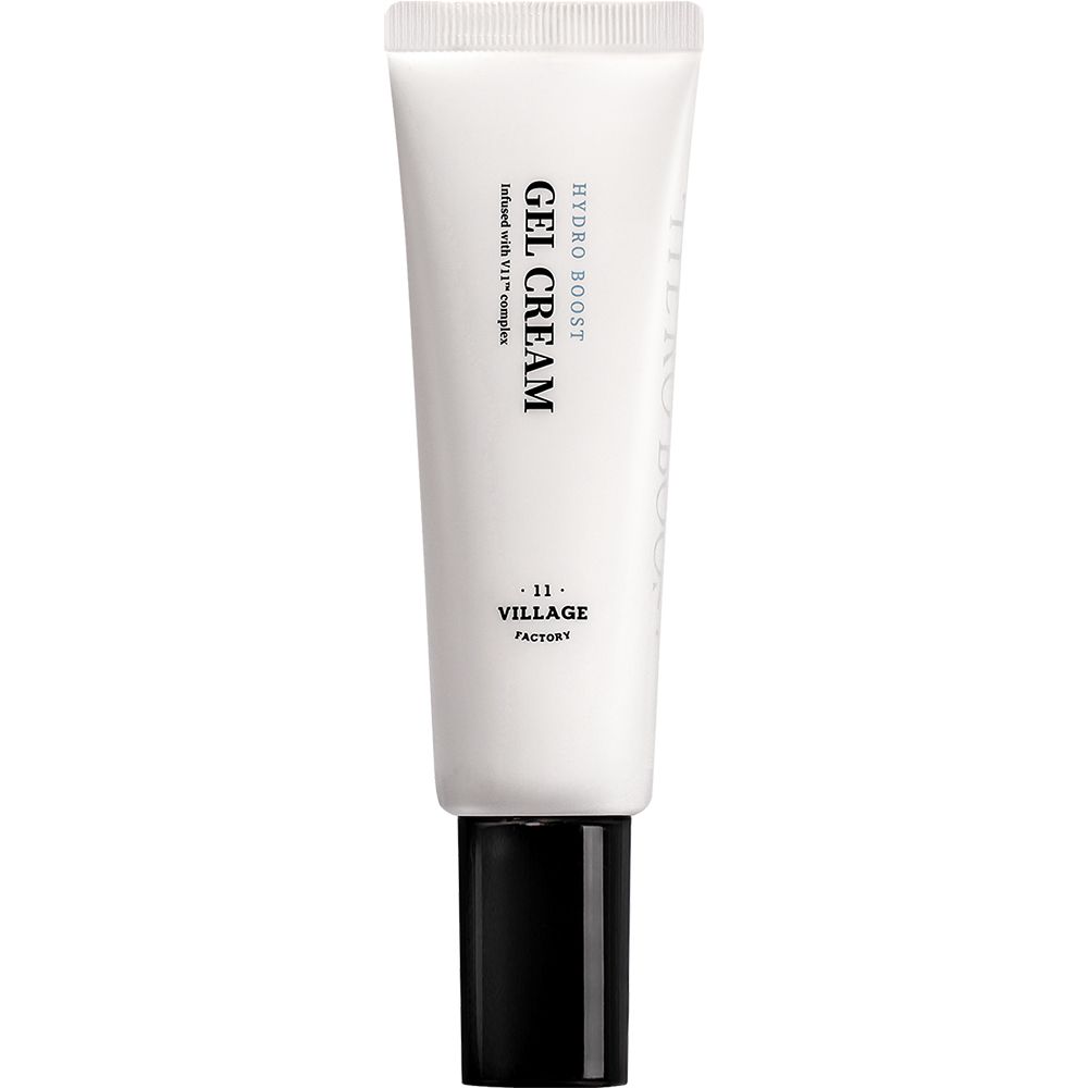 Weiße Tube mit schwarzem Deckel. Aufschrift: HYDRO BOOST GEL CREAM. Marke: VILLAGE 11 FACTORY.
