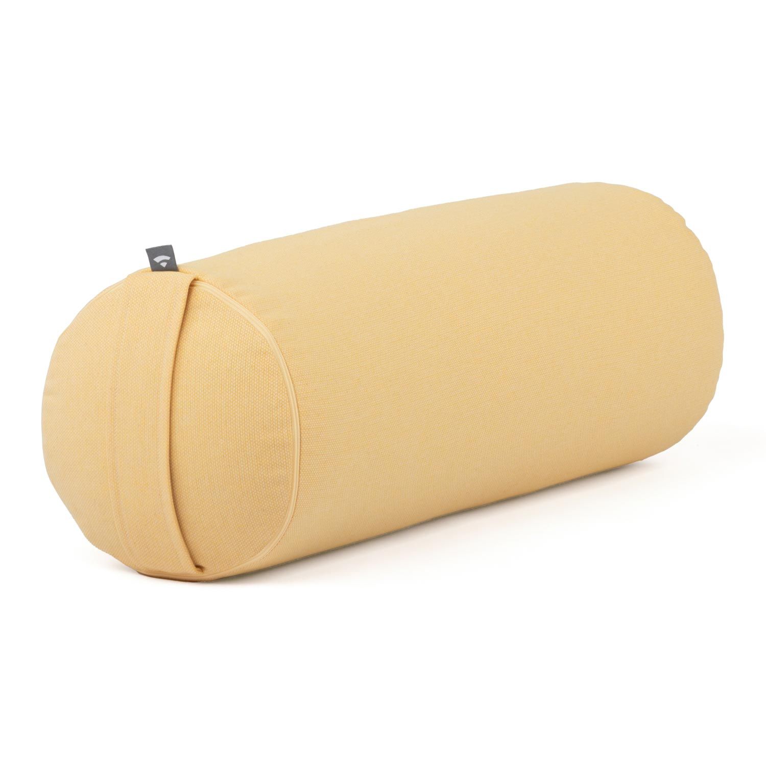 Gelbes, zylindrisches Yoga-Bolster. Stoffbezug mit Logo-Etikett. Runde Enden. Nahtdetails.