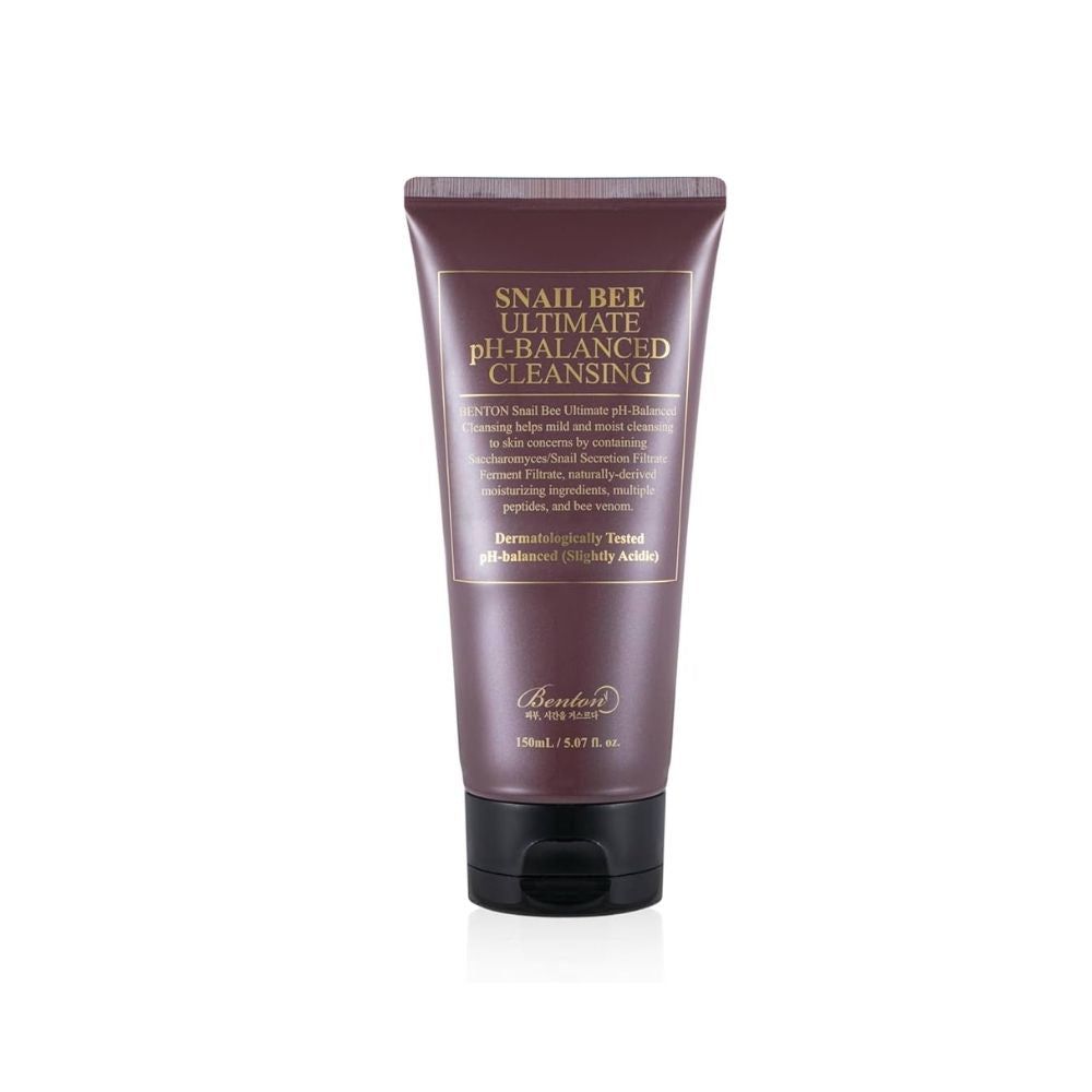 Braune Tube mit schwarzem Deckel. Aufschrift: Snail Bee Ultimate pH-Balanced Cleansing. Text und Logo.