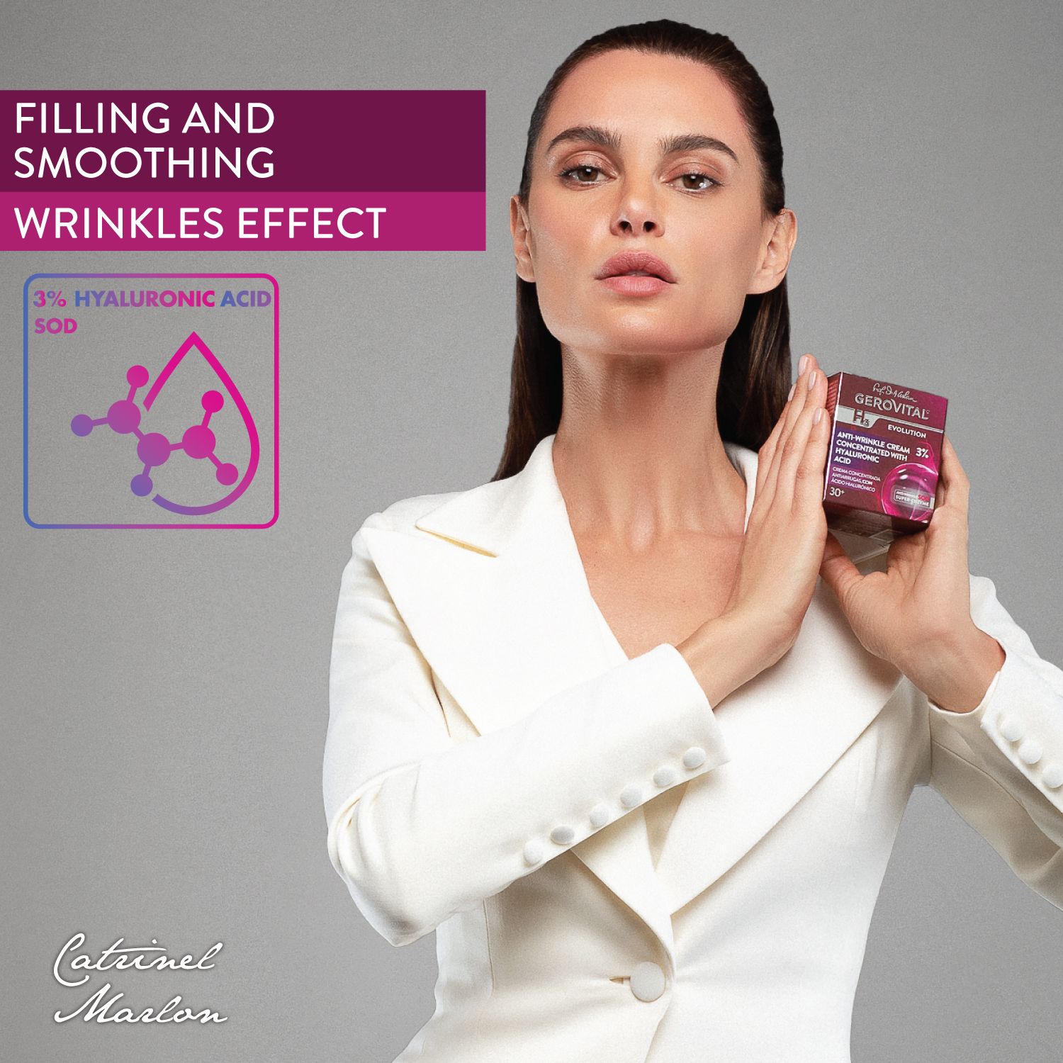 Frau hält eine Verpackung mit Creme. Text: 'Filling and smoothing wrinkles effect'.