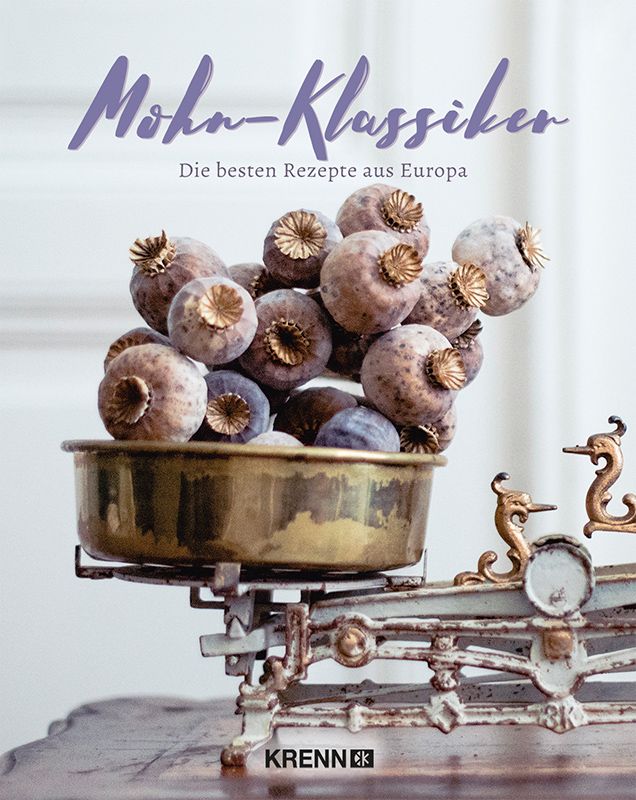 Buchcover mit Titel "Mohn-Klassiker". Auf einer Waage Mohnkapseln. Goldfarbene Waagschale. KRENN-Logo unten links.
