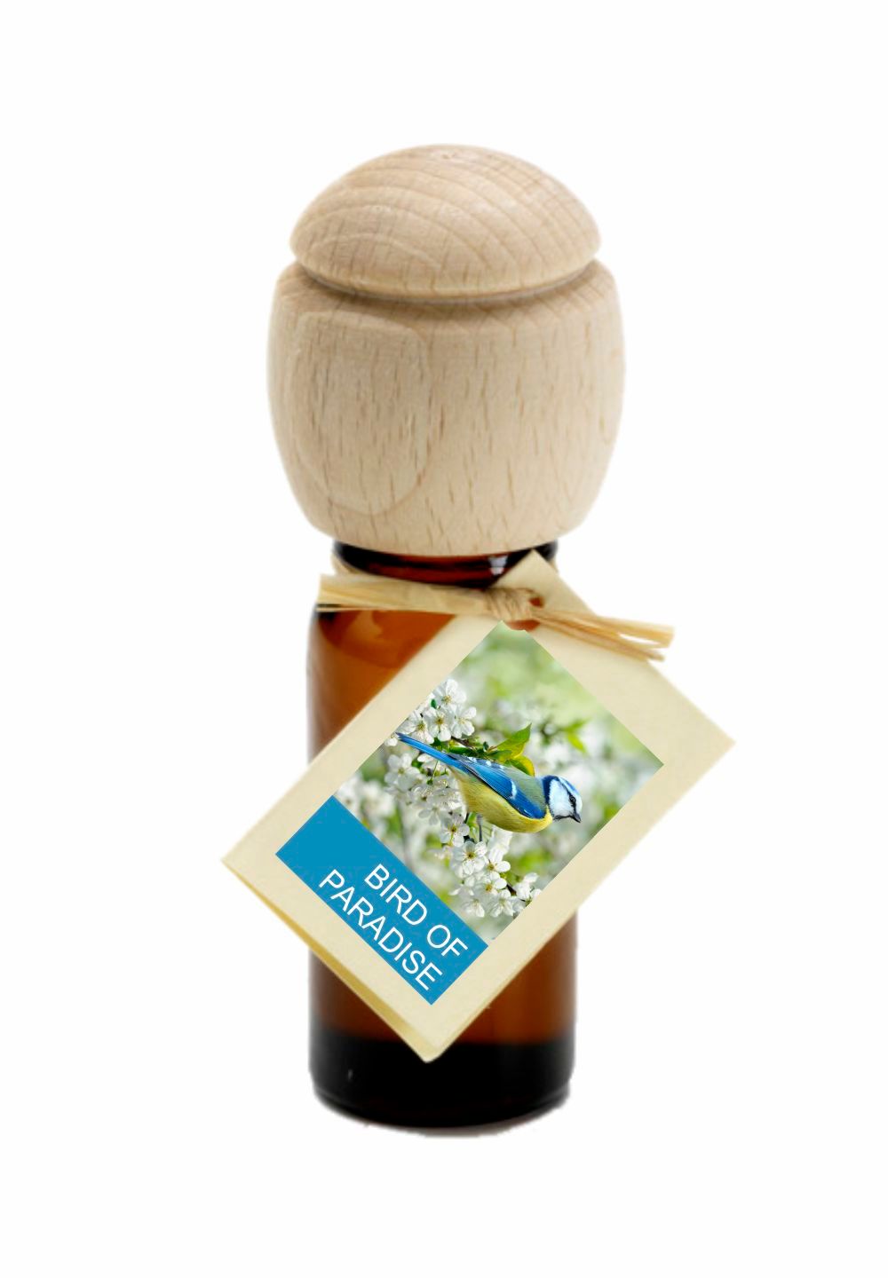 Braune Glasflasche mit Holzverschluss und Anhänger. Anhänger mit Vogelmotiv und Text: BIRD OF PARADISE.
