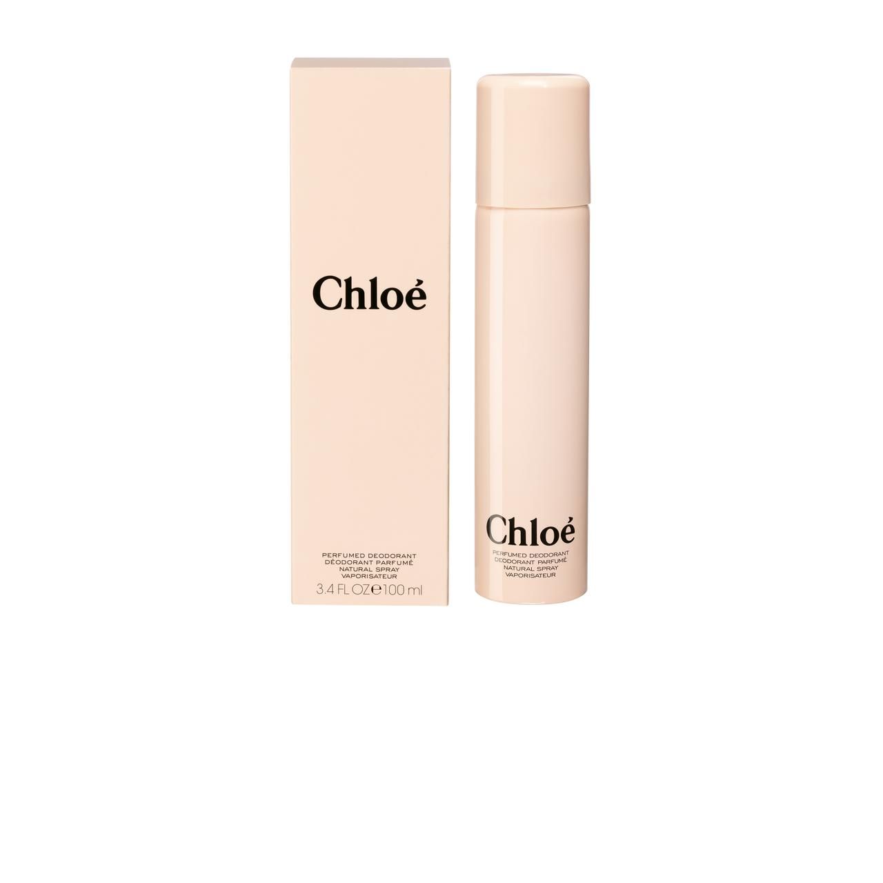Beige Deodorant-Spraydose und rechteckige Verpackung. Auf beiden ist der Schriftzug "Chloé" zu sehen.