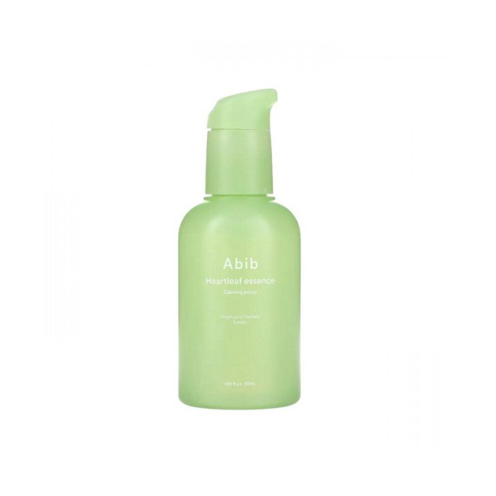 Abib Heartleaf Essence Calming Pump in hellgrüner Flasche mit Pumpspender.