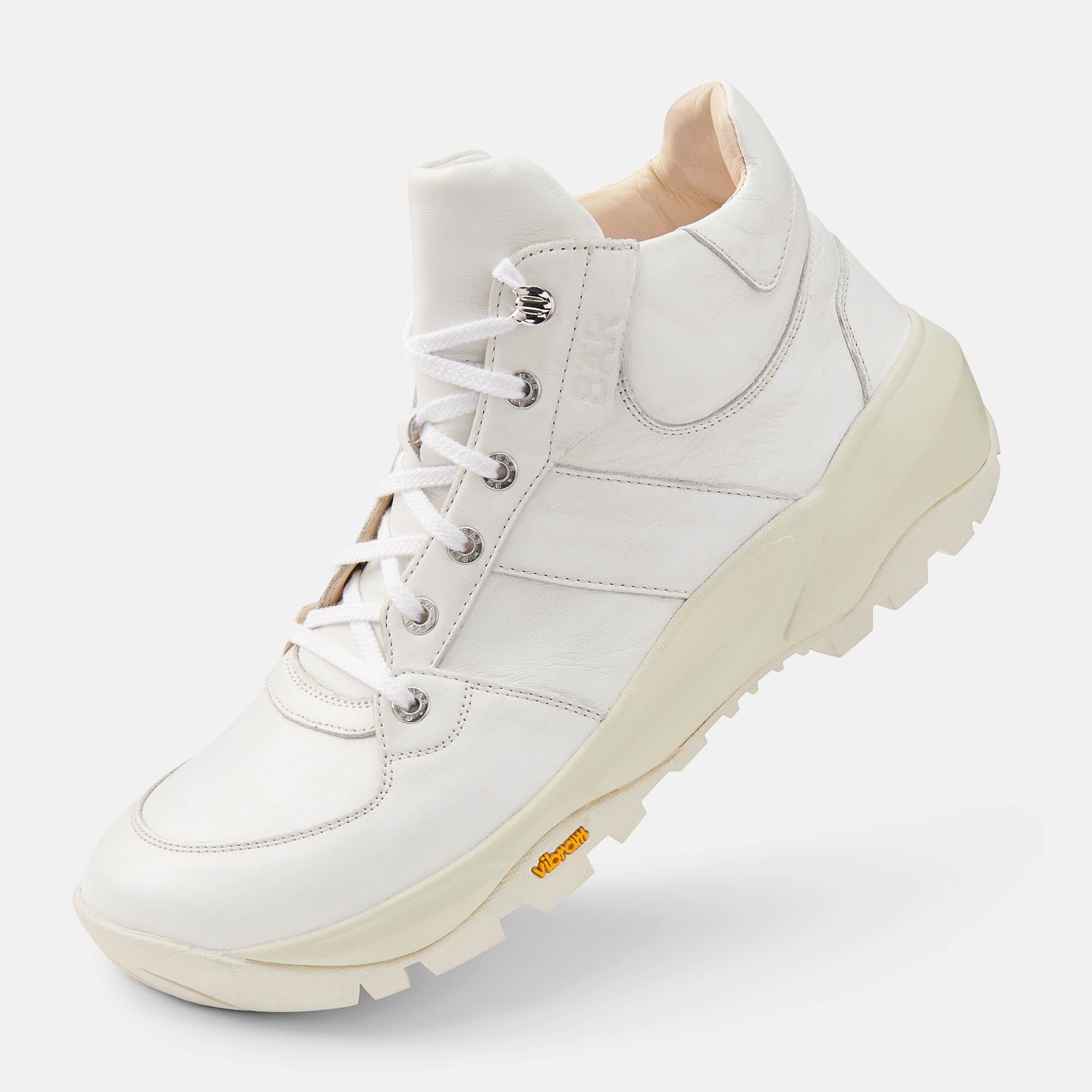 Weiße BÄR Zoe Damen Stiefelette. Schnürung, hoher Schaft, helle Sohle. Vibram-Logo.