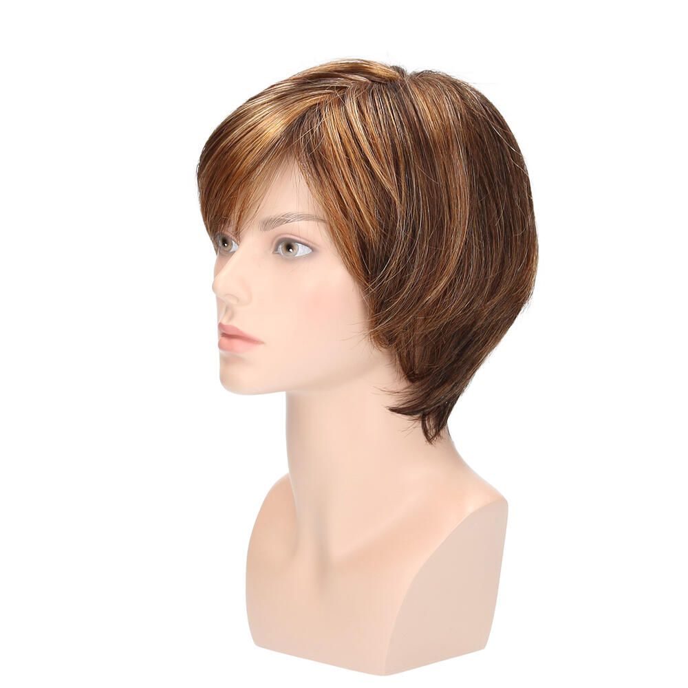 Perücke Sabine von Lofty auf einem Schaufensterkopf. Kurze, braune Haare mit helleren Strähnen. Seitenansicht.