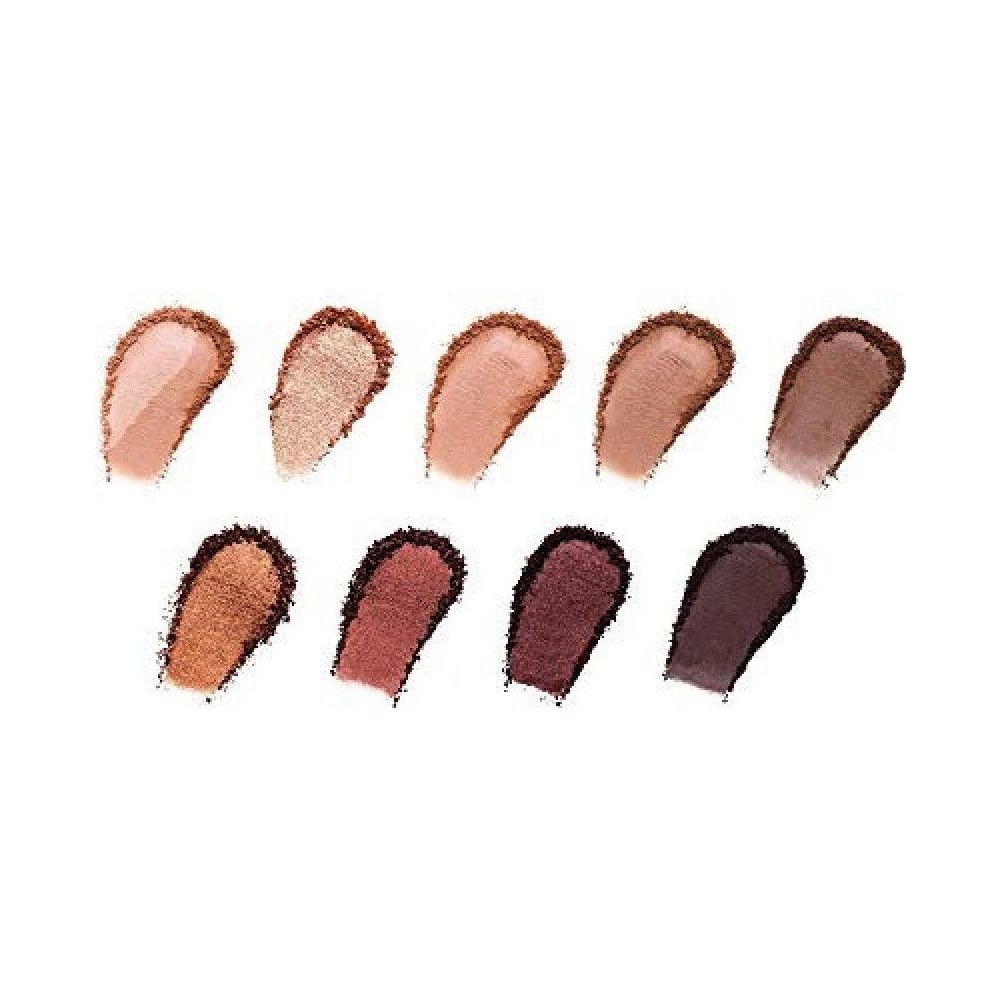 Zehn Farbmuster der "The Brown Edition" Lidschattenpalette. Verschiedene Brauntöne, von hell bis dunkel, auf weißem Hintergrund.