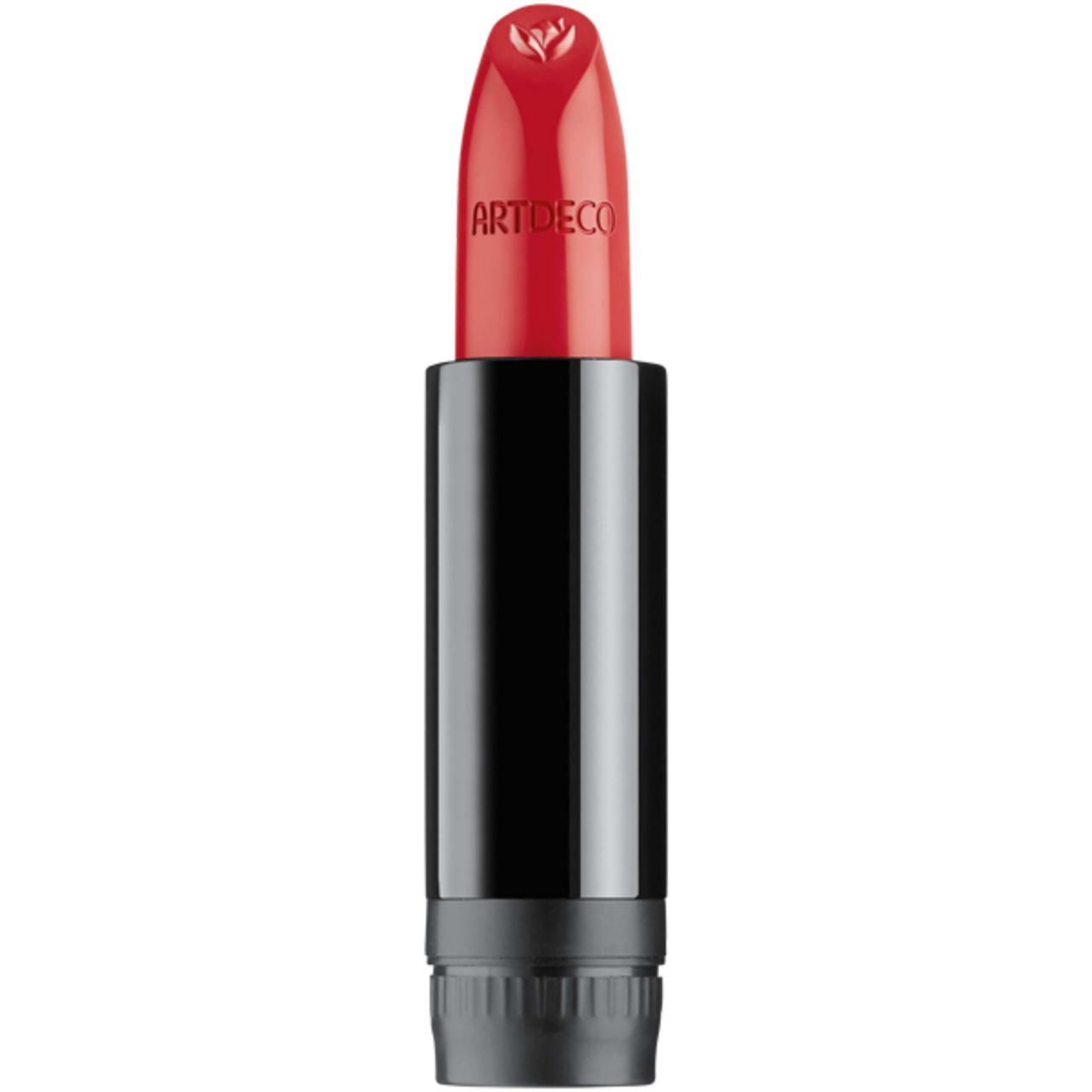 Artdeco Green Couture Lippenstift-Refill. Roter Lippenstift in schwarzer Hülse. Marke sichtbar.