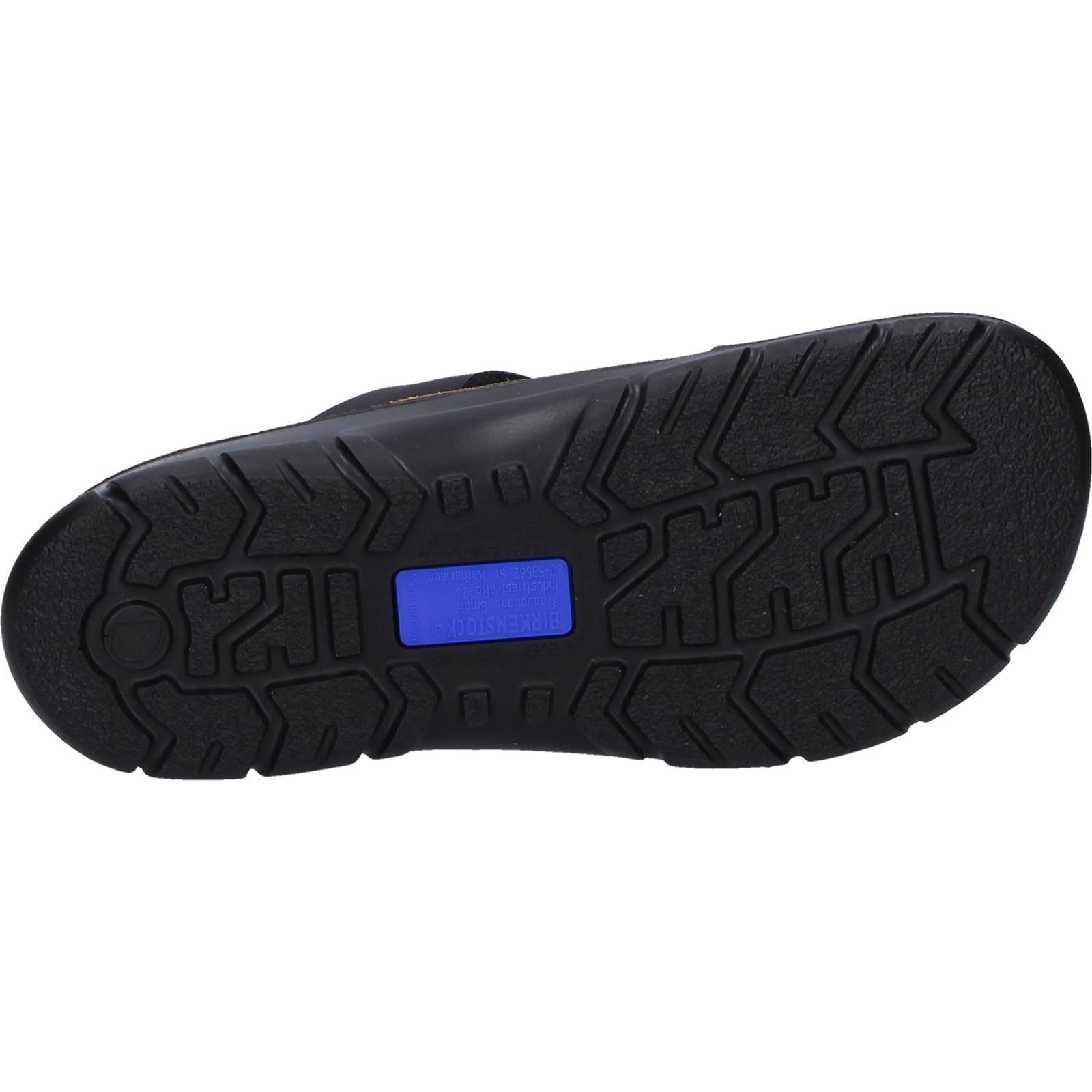 Unterseite einer schwarzen Birkenstock Sofia Sandale. Sohle mit Profil. Blaue Markierung.