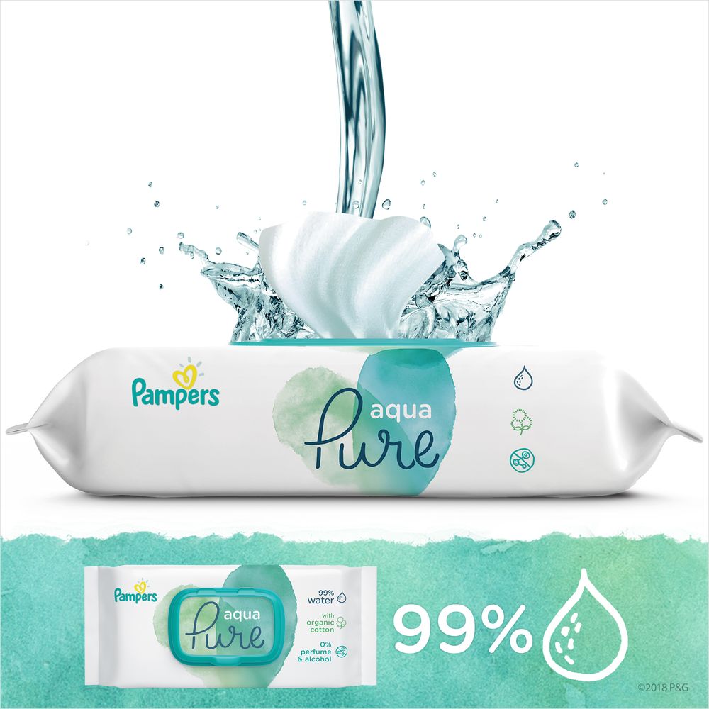 Pampers Aqua Pure Feuchttuch mit Wasserstrahl. Aufdruck: Aqua Pure, 99% Wasser. Symbole für Inhaltsstoffe.