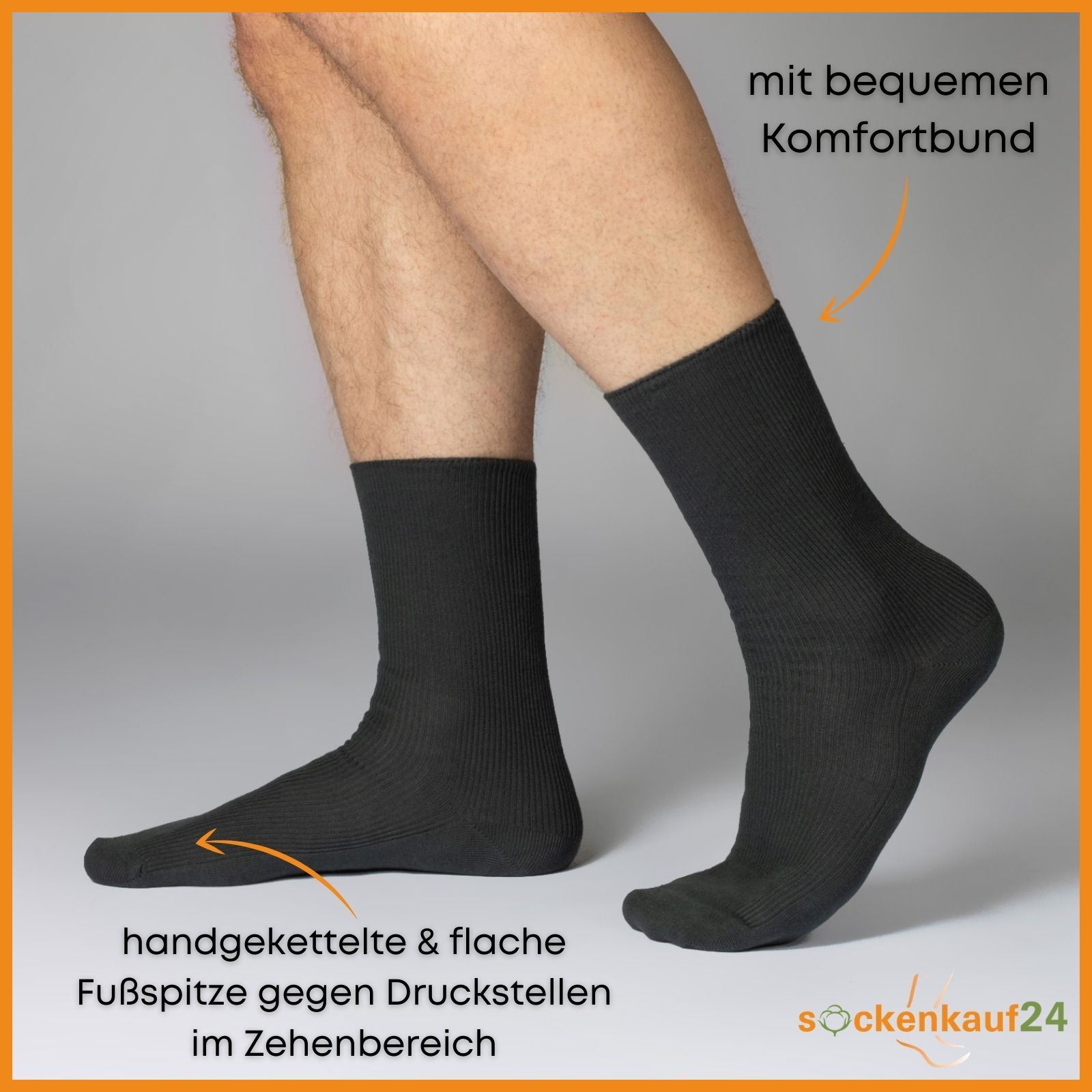 Schwarze Socke am Fuß. Handgekettelte Spitze. Bequemer Komfortbund.