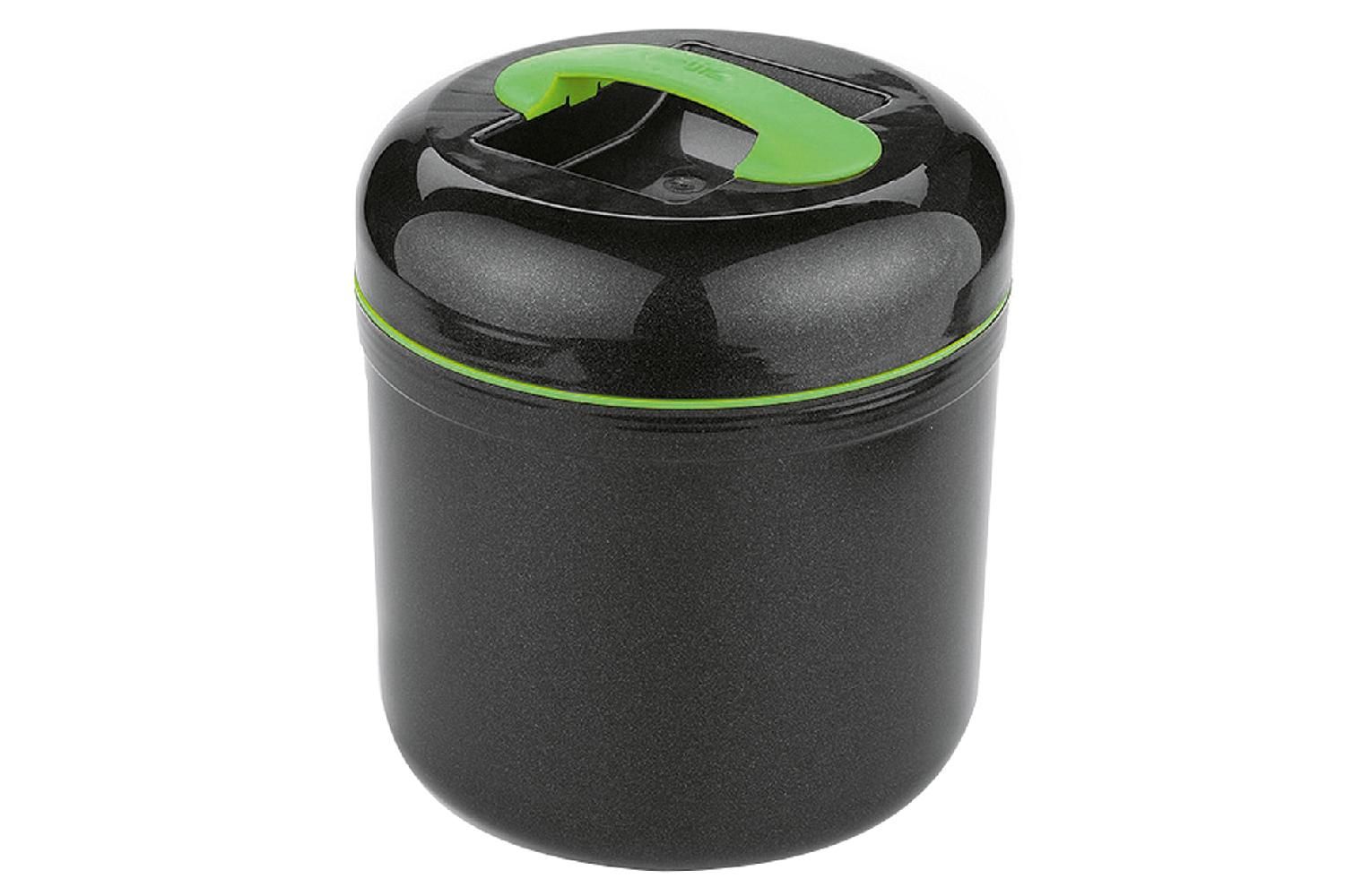 Schwarzer, zylindrischer Isolierbehälter mit grünem Griff und Akzenten. Deckel mit Griff. Grüne Linie am Behälterrand.