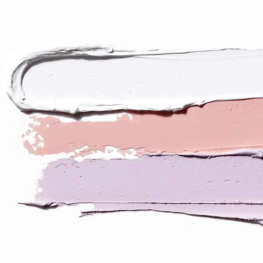 Drei cremige Swatches: weiß, pfirsichfarben und lavendelfarben.