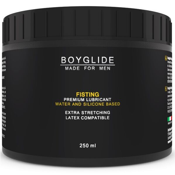 Schwarzer Behälter mit Produktinformationen. Aufschrift: BOYGLIDE, FISTING, Premium Lubricant, 250 ml. Latexkompatibel.