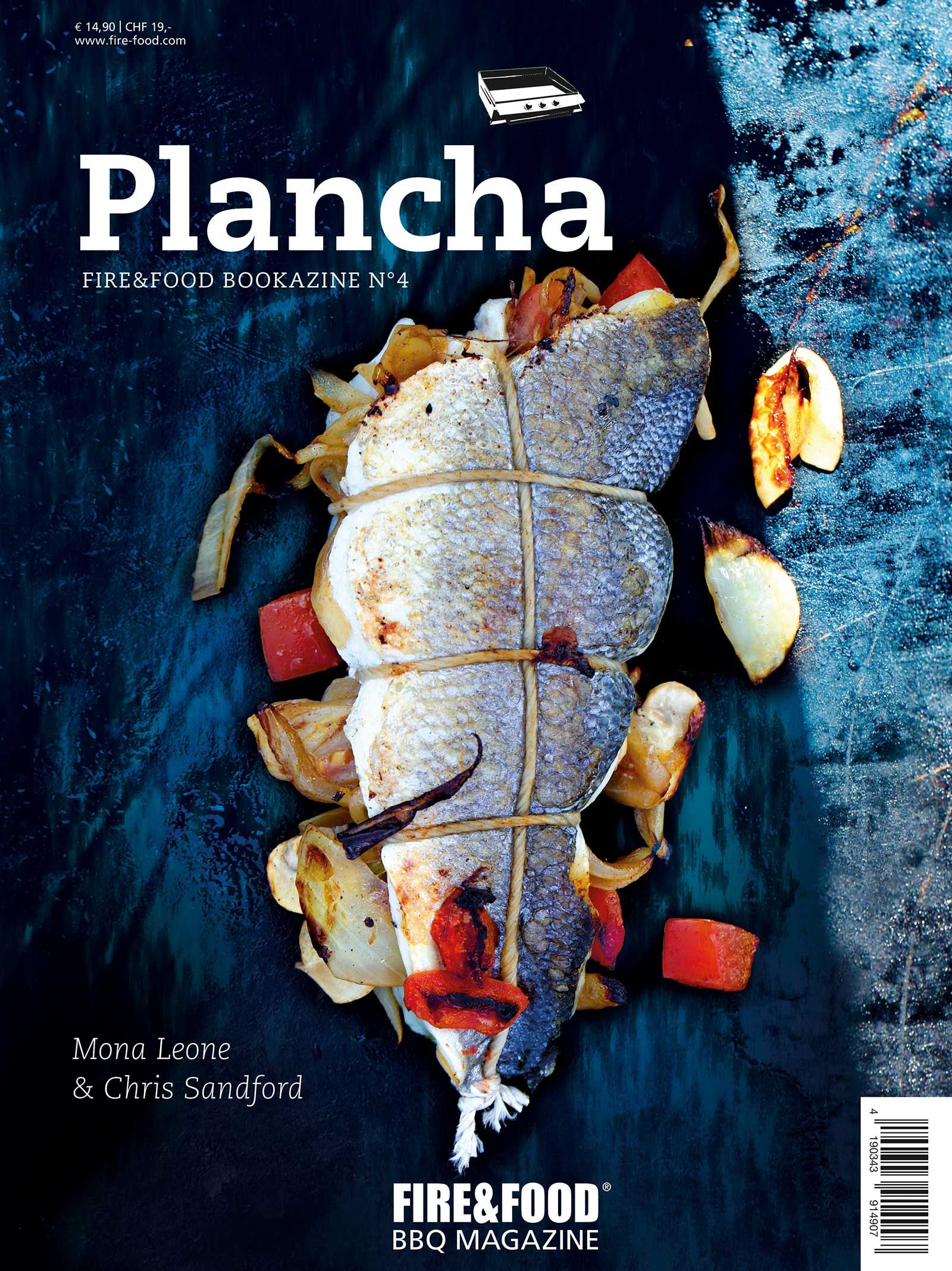 Magazin-Cover mit dem Titel "Plancha". Abgebildet ist ein Fischgericht. Der Titel "FIRE&FOOD BOOKAZINE N°4" ist ebenfalls sichtbar.