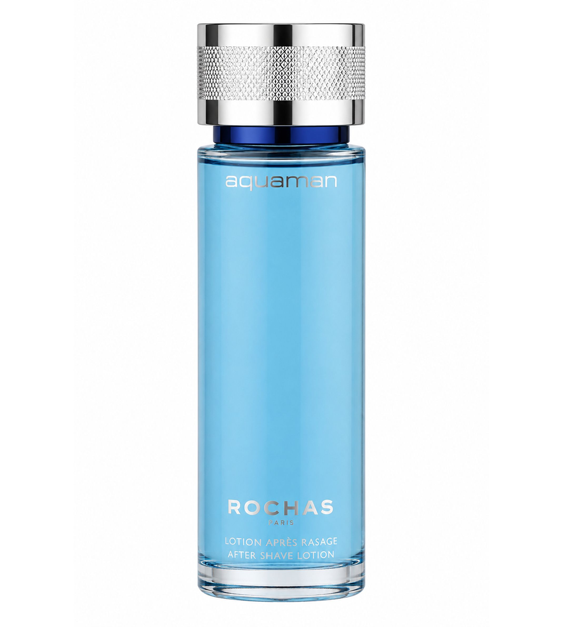 Blaues Flakon mit silbernem Deckel. Aufschrift "aquaman" und "ROCHAS". Unterer Teil mit "LOTION APRÈS RASAGE AFTER SHAVE LOTION".