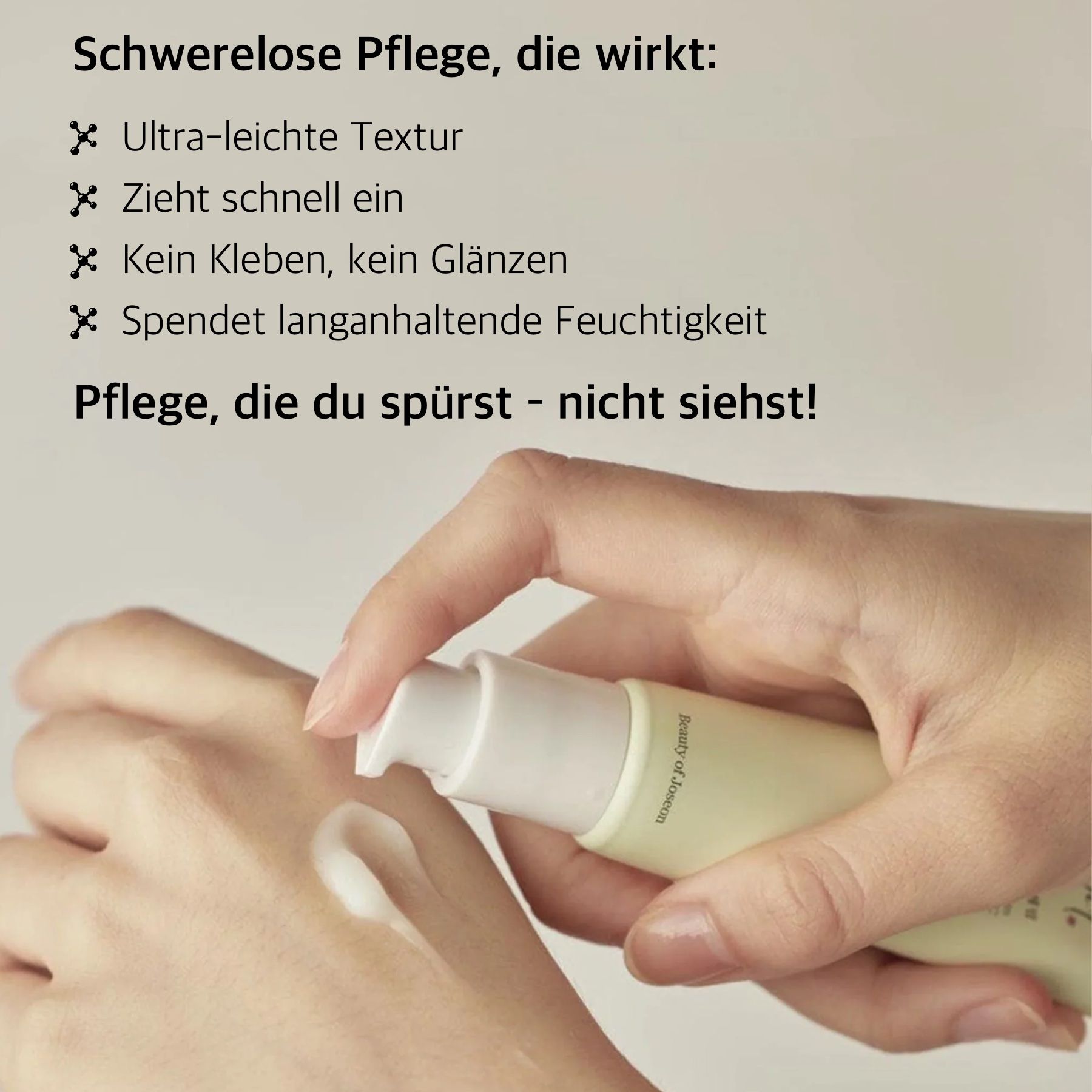 Mano con siero. Testo: Texture ultraleggera, assorbimento rapido, non appiccica, idrata. Beauty of Joseon Light On Serum.