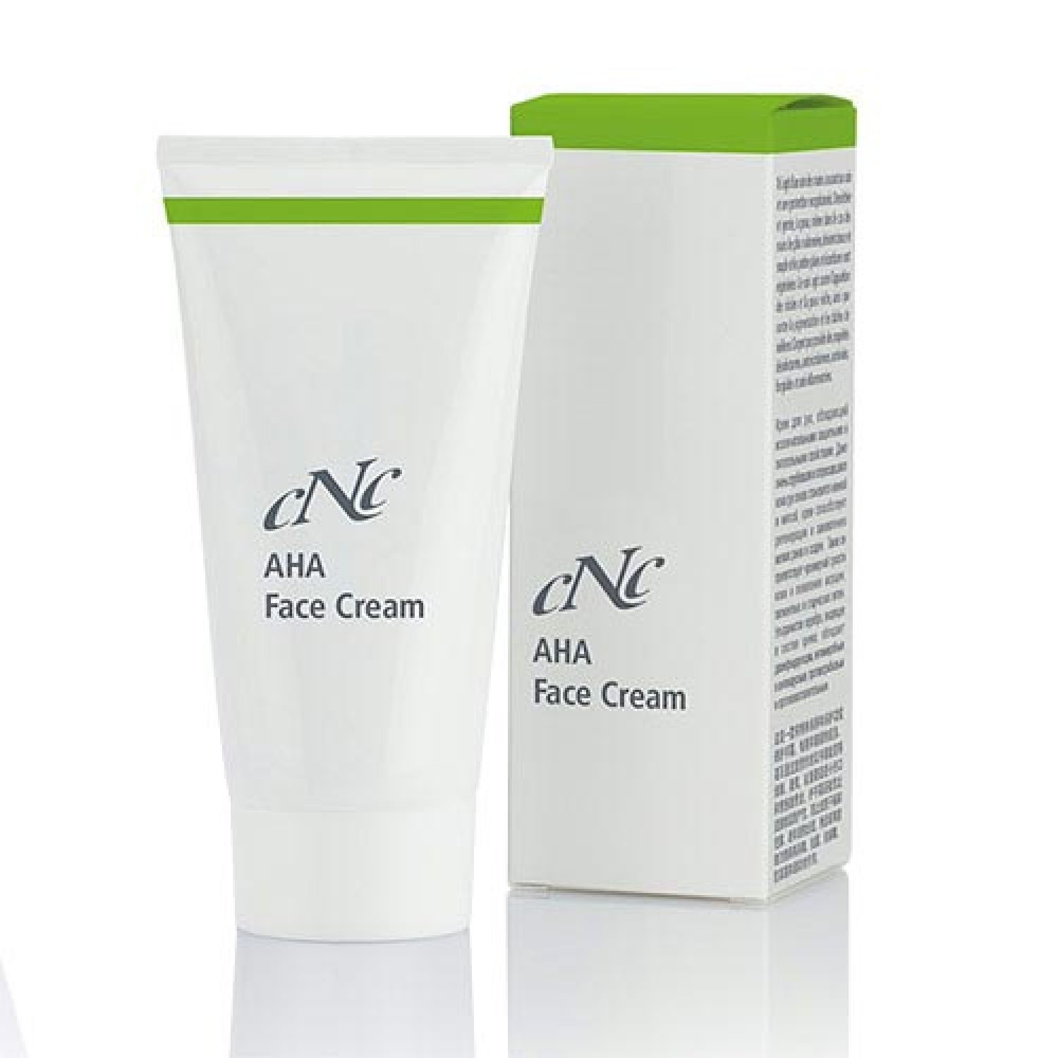 Weiße Tube und Schachtel. Auf der Tube steht "CNC AHA Face Cream". Die Schachtel hat grüne Akzente und Text.