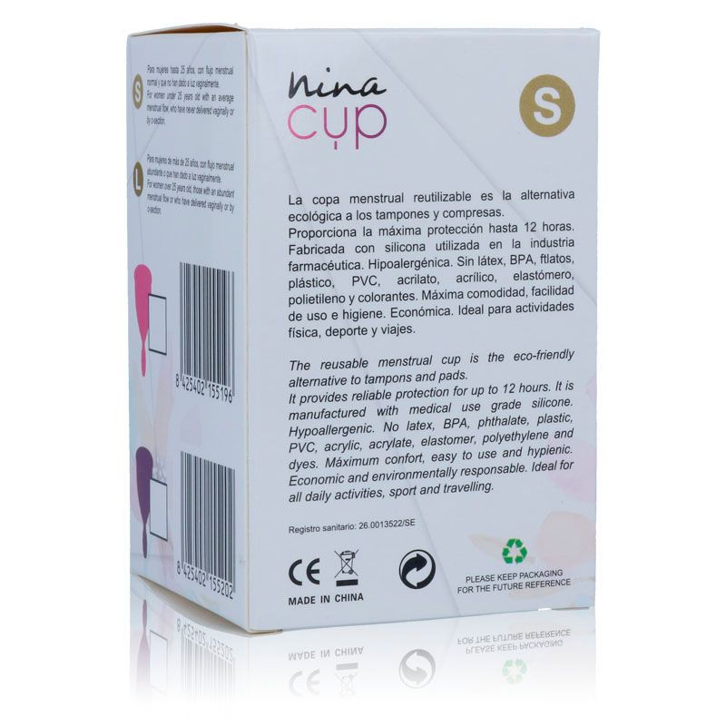 Rückseite der Verpackung der Menstruationstasse. Text auf Englisch und Spanisch. CE-Kennzeichnung. S-Größe.